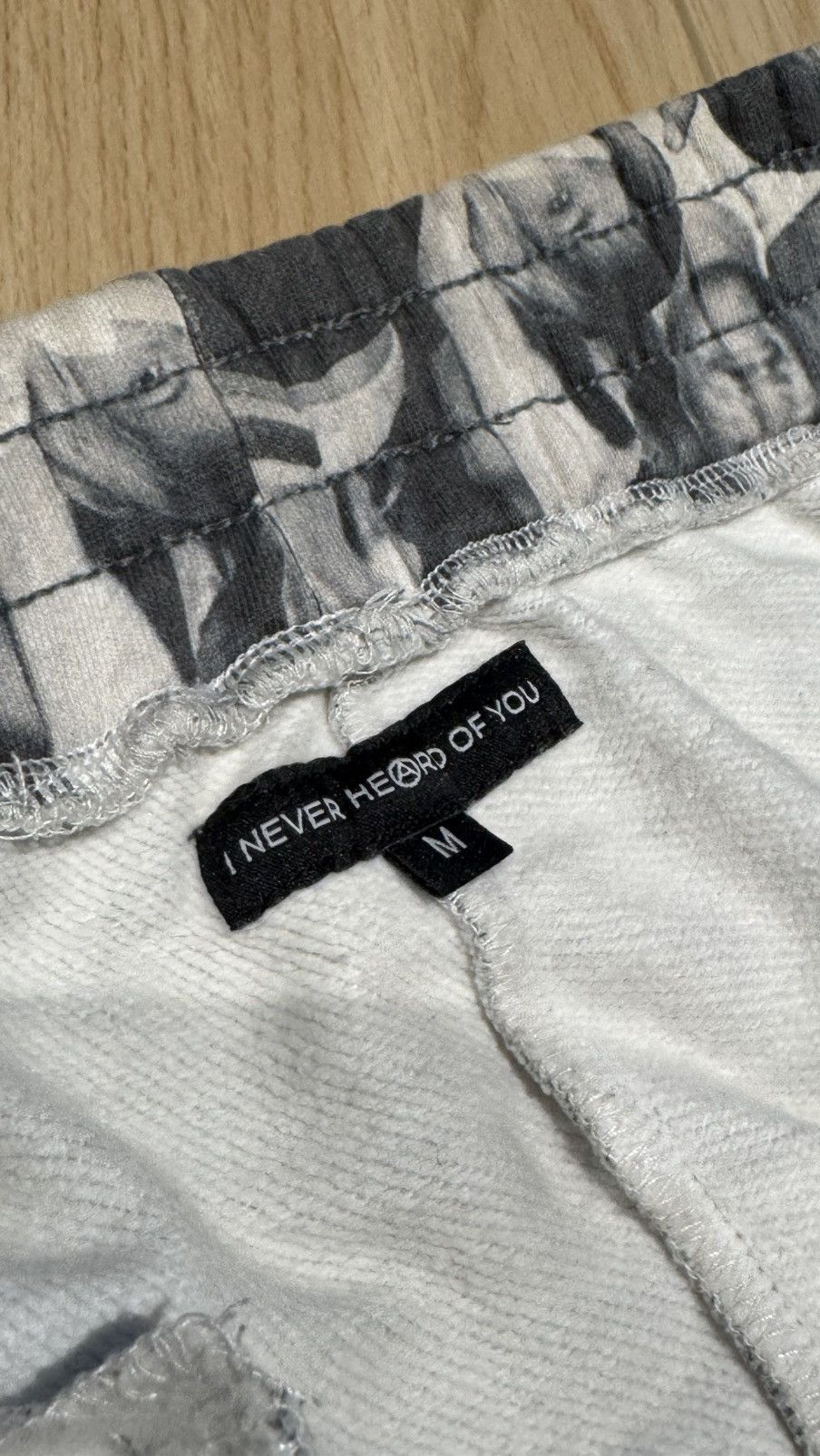 ineverheardofyou Celebrity sweatpants ineverheardofyou middle finger f you Size US 32 / EU 48 - 13 Thumbnail