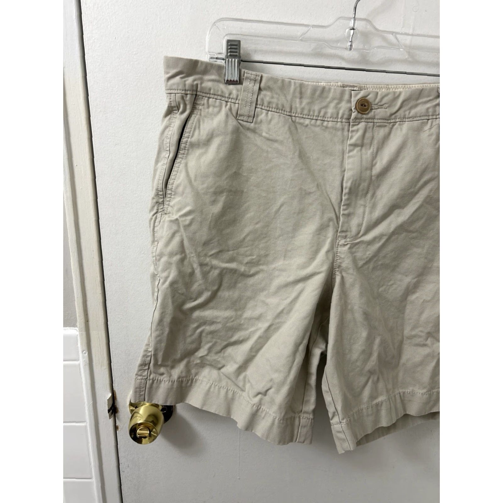 Vintage L.L. Bean Signature Slim Straight Fit Shorts Mens 36 Beige Chino 8 in Inseam Cotton Canvas Zip Front Pockets Summer 304413 Size US 36 / EU 52 - 2 Thumbnail
