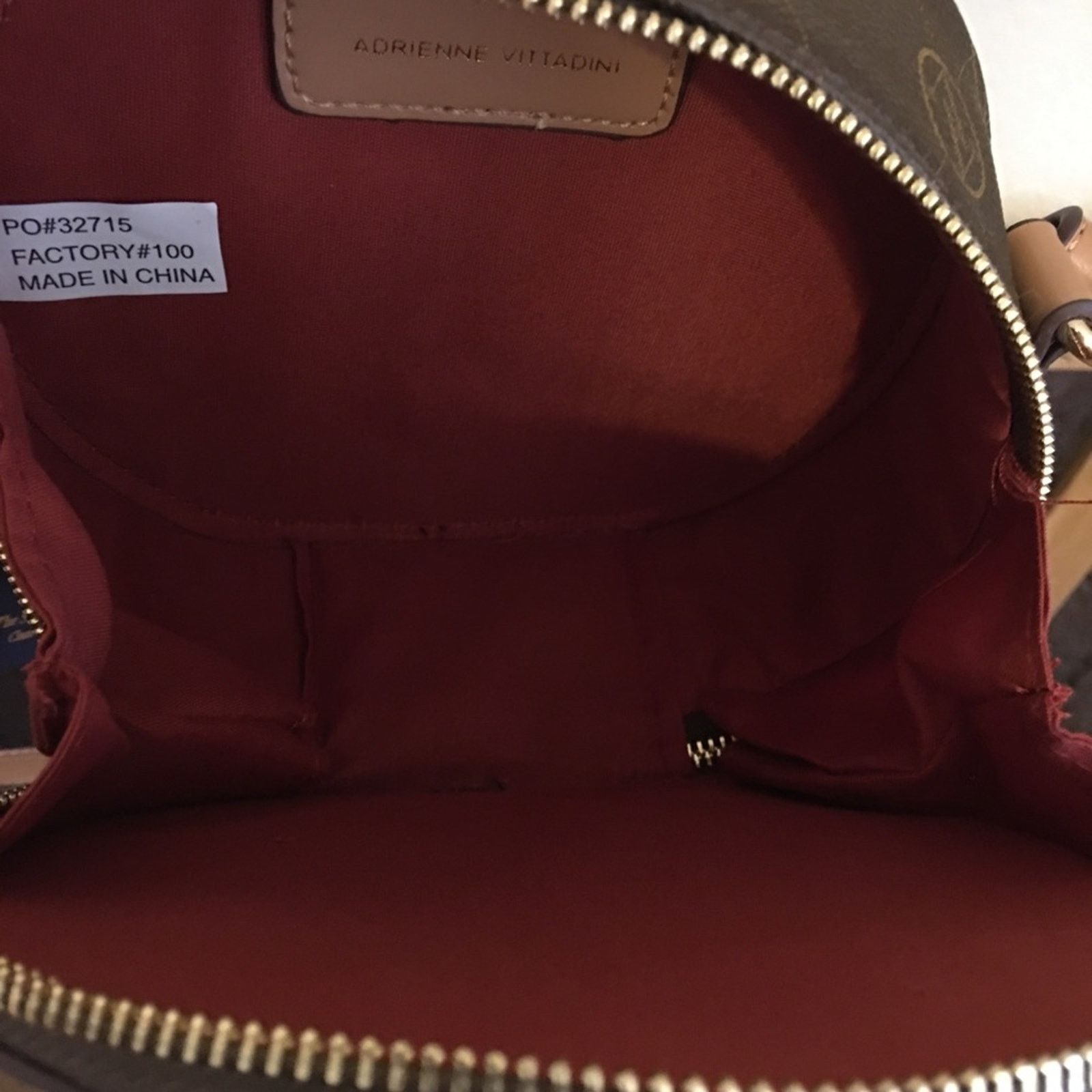 Other Adrienne Vittadini chocolate clam crossbody bag Size ONE SIZE - 10 Thumbnail