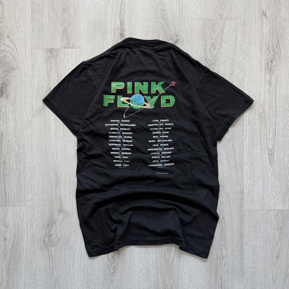 Pink Floyd Vintage 1987 Pink Floyd European Tour Tee Size US XL / EU 56 / 4 - 2 Thumbnail