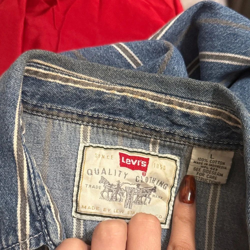 Levi's Vintage Clothing 90s Levi’s Denim Sleeveless Pearl Snap Button-Up Shirt Size US L / EU 52-54 / 3 - 7 Thumbnail