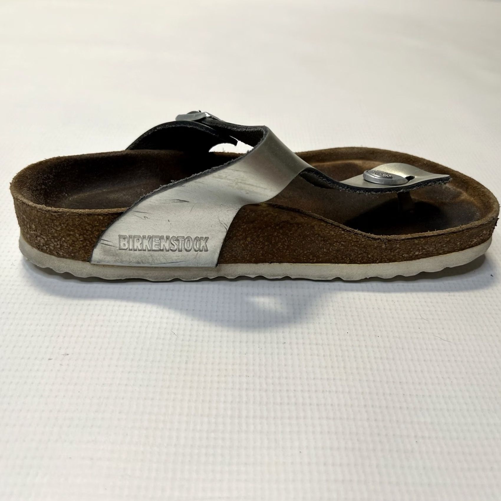 Birkenstock Birkenstock Gizeh Sandal Metallic Silver Gray Thong T Strap Women EU 36 US L 5 Size US 5 / IT 35 - 5 Thumbnail