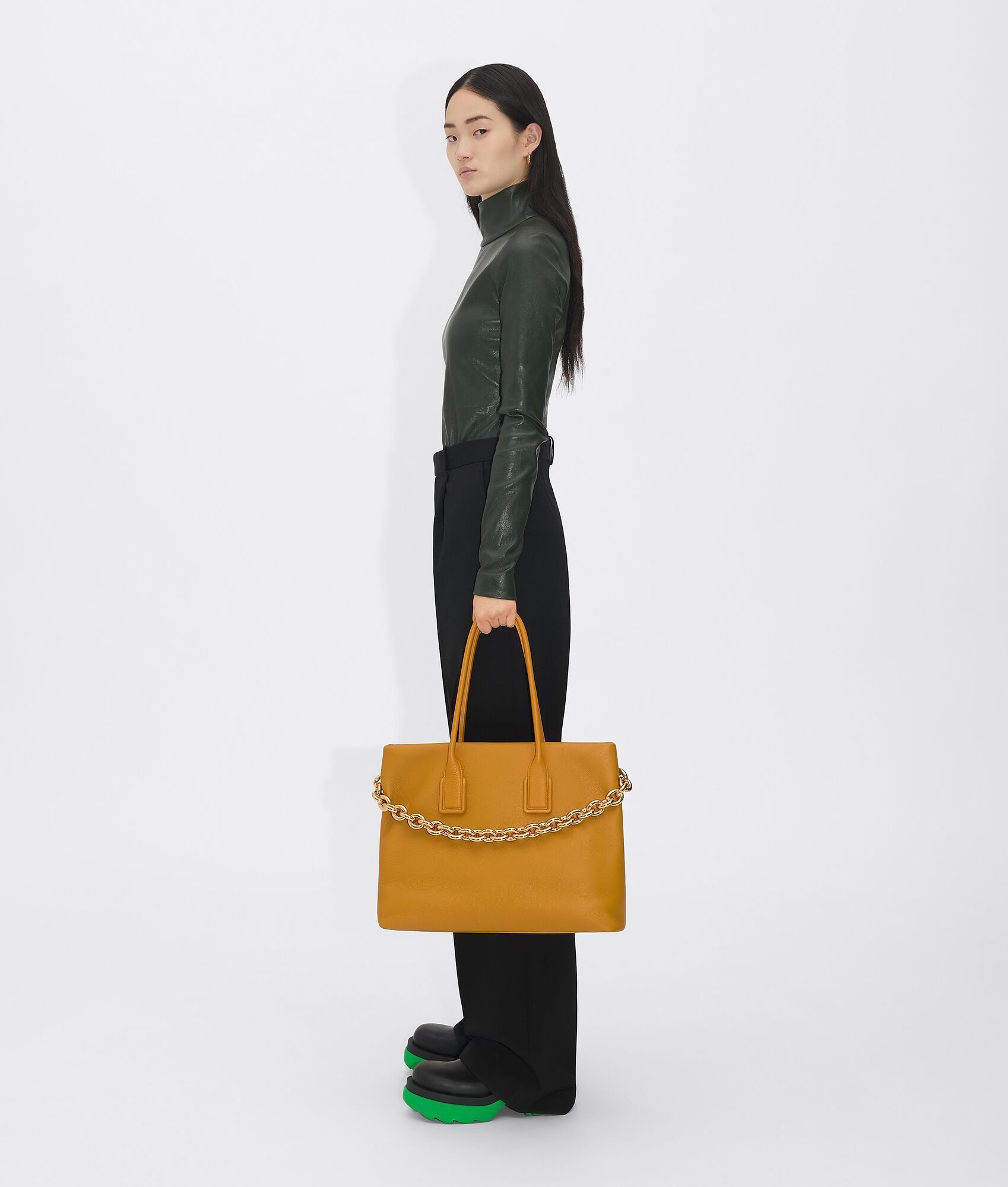 Bottega Veneta o1n1vont0525 Size: OS / Chain Tote Bag in Cob Size ONE SIZE - 5 Thumbnail