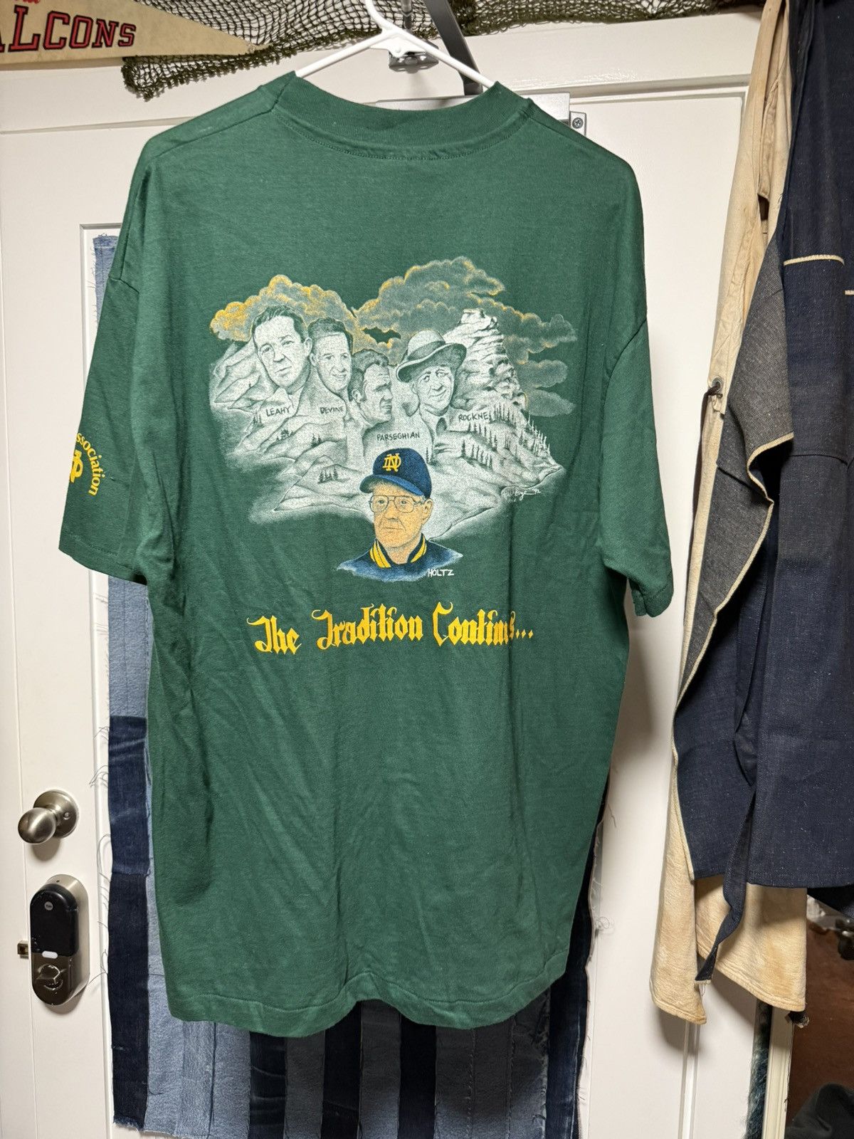 Vintage 90s Notre Dame Football The Tradition Continues Shirt Size US XL / EU 56 / 4 - 1 Thumbnail