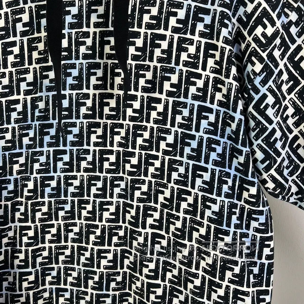 Fendi fendi logo print hoodie in black and blue. Size US S / EU 44-46 / 1 - 5 Thumbnail
