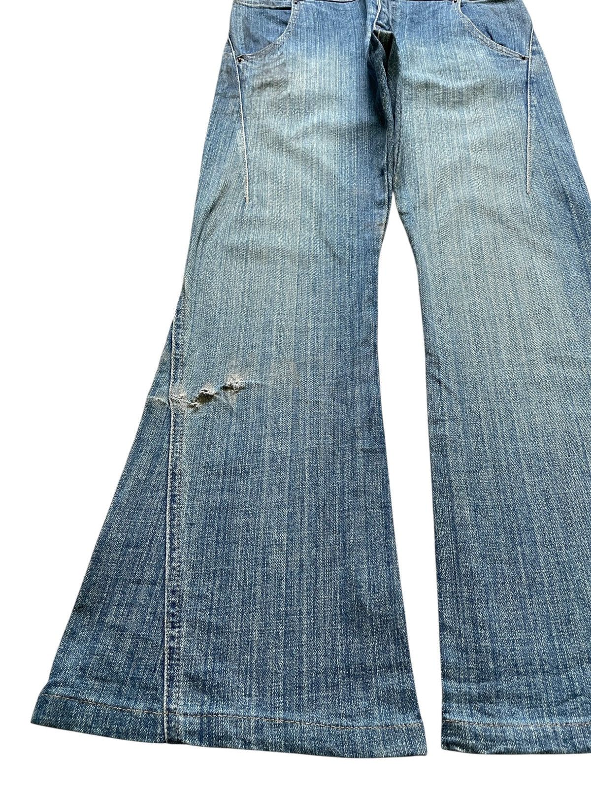 Japanese Brand Vintage Japanese Brand Distressed Flare Bell Bottom Jeans Size 28" / US 6 / IT 42 - 6 Thumbnail
