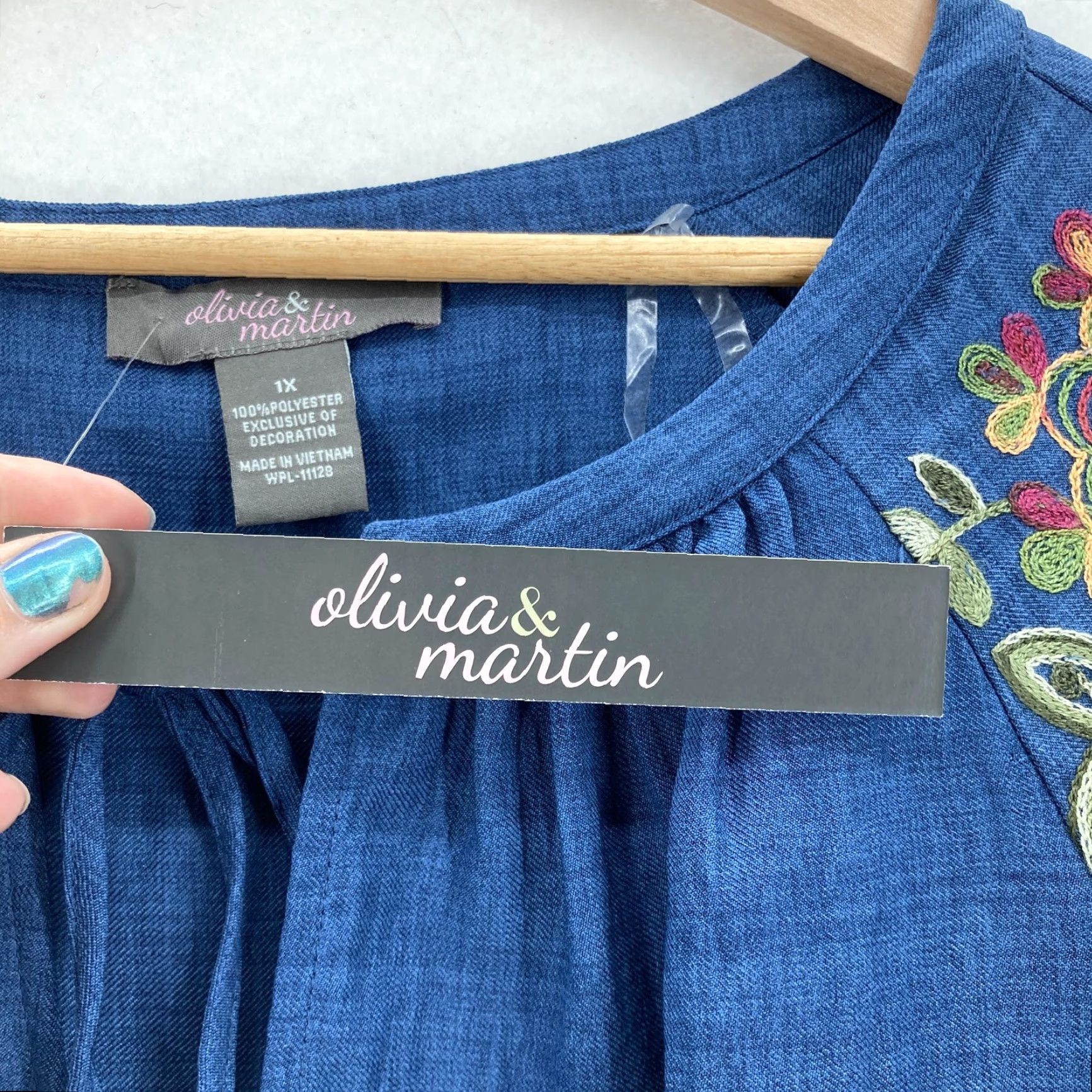Vintage VINTAGE? Olivia & Martin Shirt Womens 1X Blue Embroidered Boho Peasant 3/4 Sleeve Tunic Size XL / US 12-14 / IT 48-50 - 6 Thumbnail