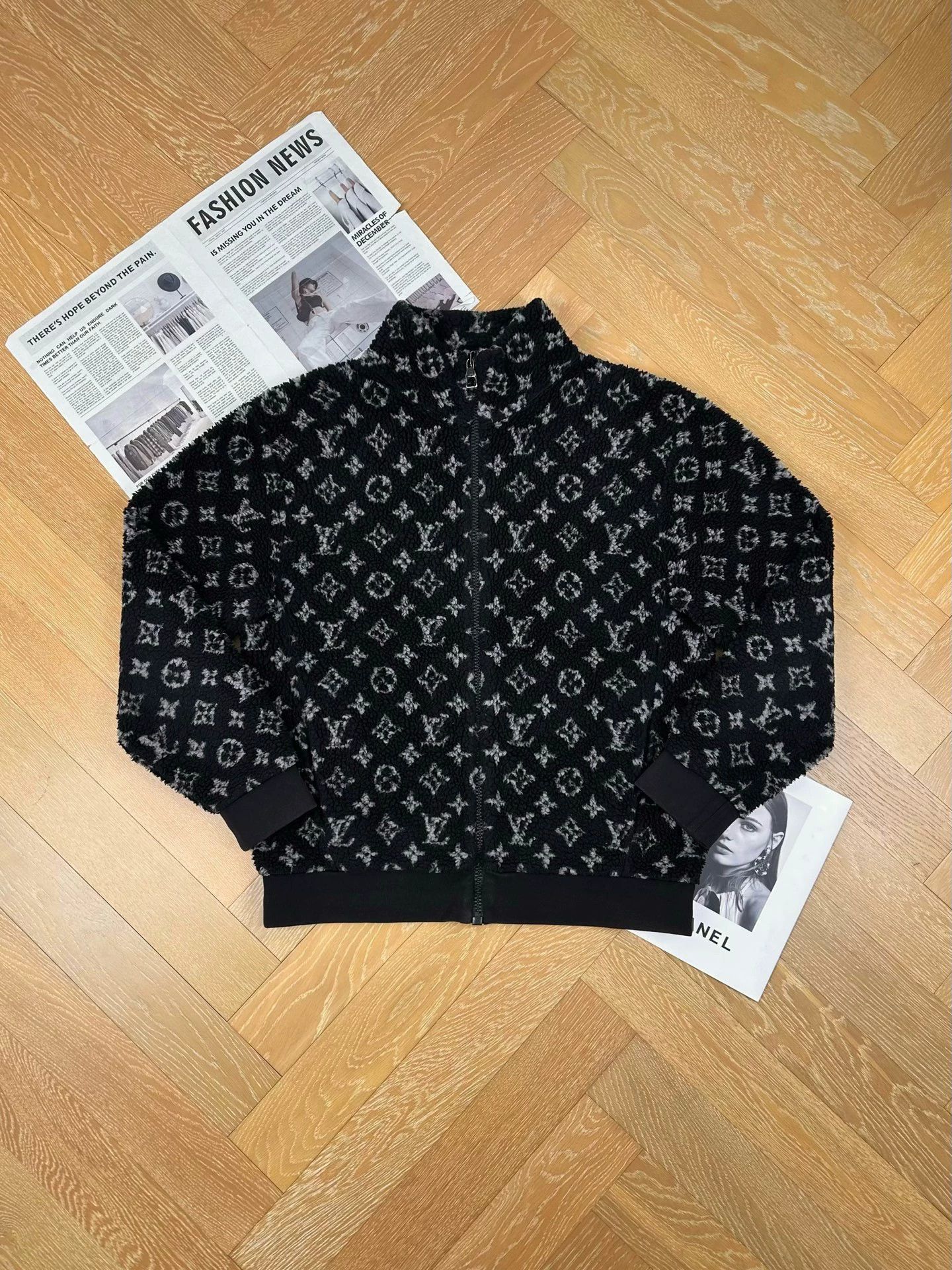 Louis Vuitton LV Monogram allover print fleece jacket men's black Size US XL / EU 56 / 4 - 1 Thumbnail