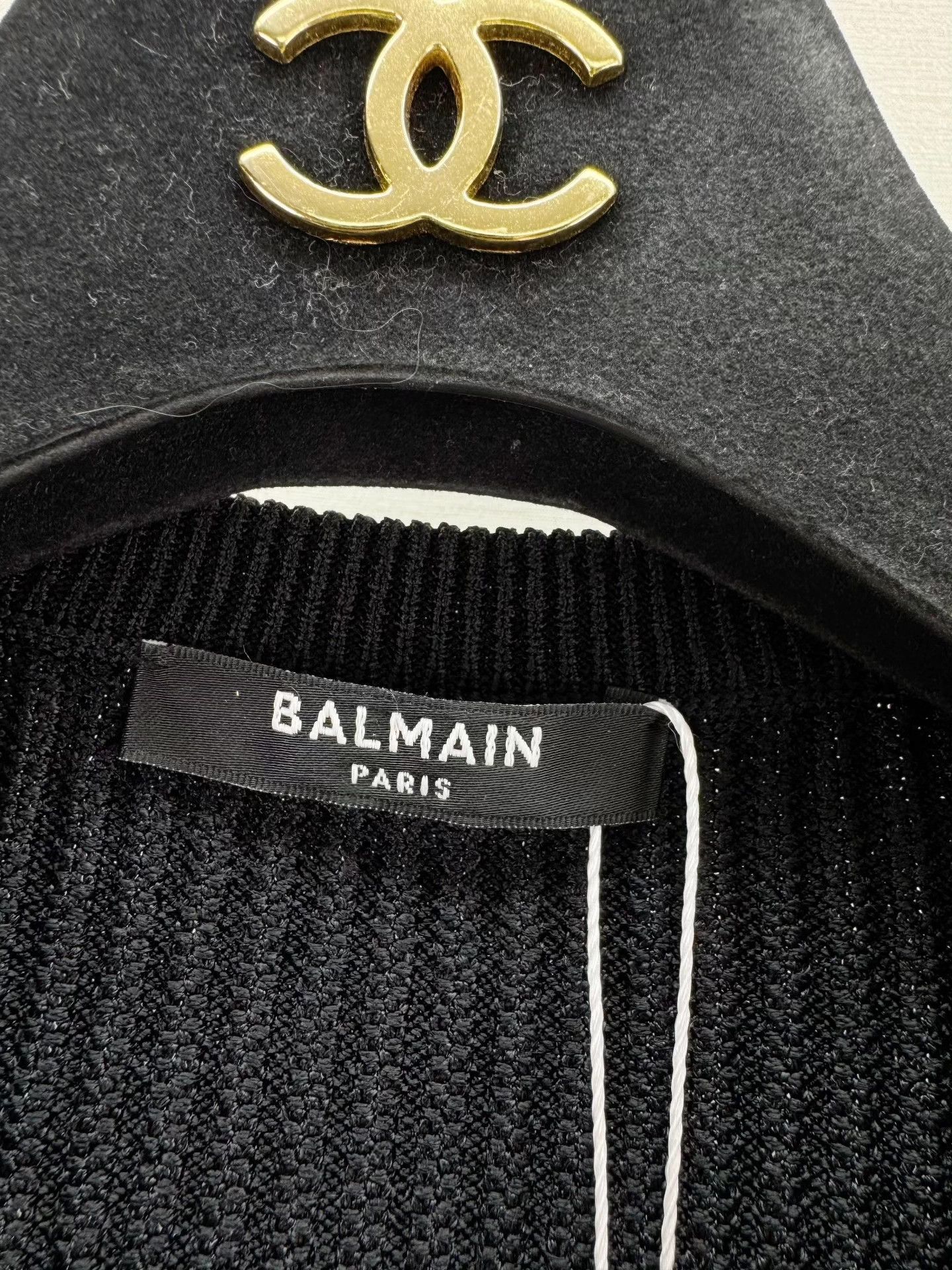 Balmain Balmain Knit Cardigan Authentic 38, Worn Once Like New Size XS / US 0-2 / IT 36-38 - 2 Thumbnail
