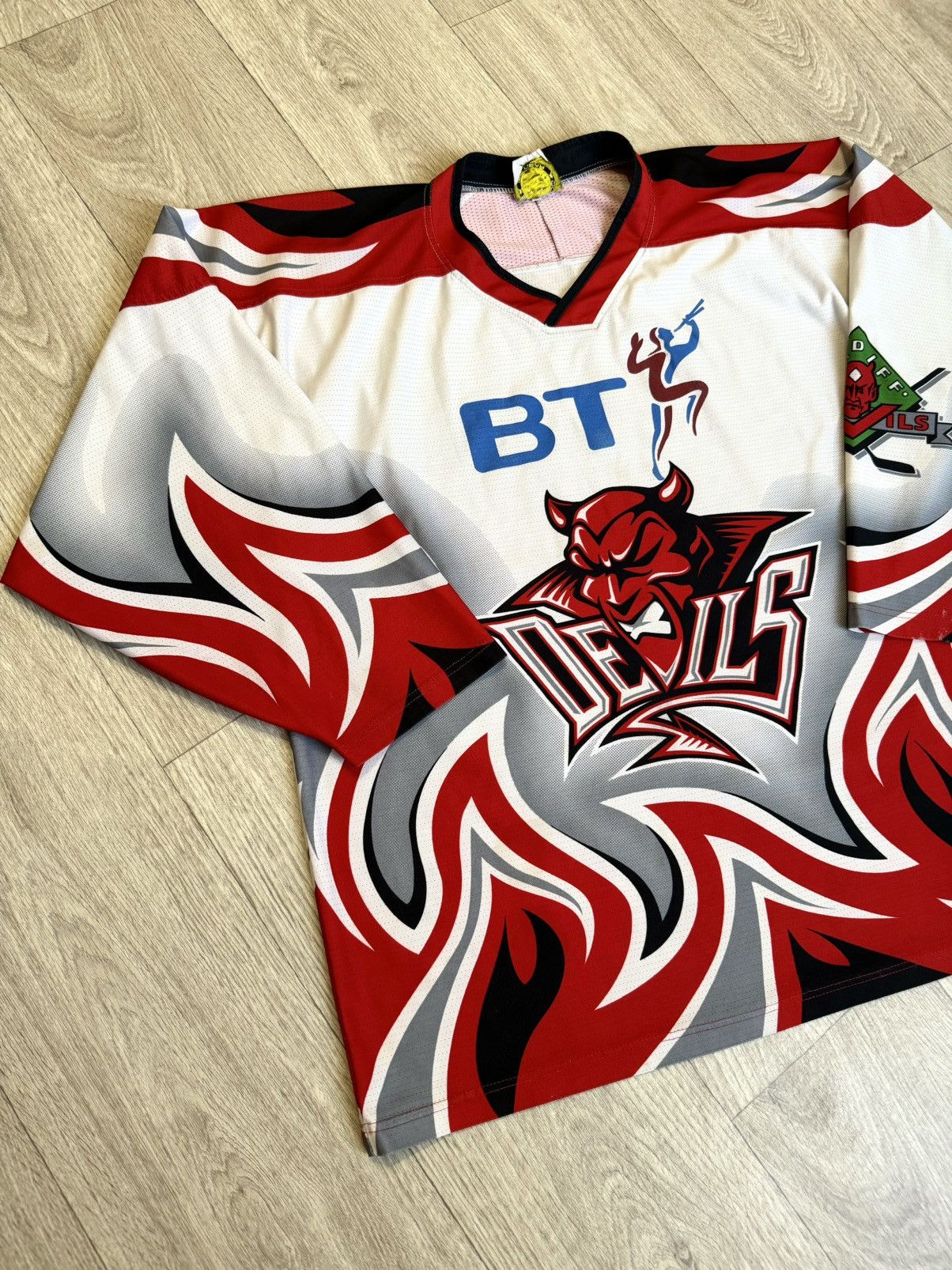 NHL 🔷Vintage Cardiff Devils NHL jersey🔷 Size US XL / EU 56 / 4 - 2 Thumbnail