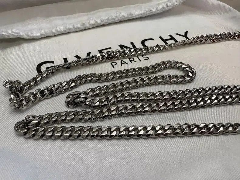 Givenchy Givenchy Bow Cut Mini Chain Bag. Size ONE SIZE - 5 Thumbnail
