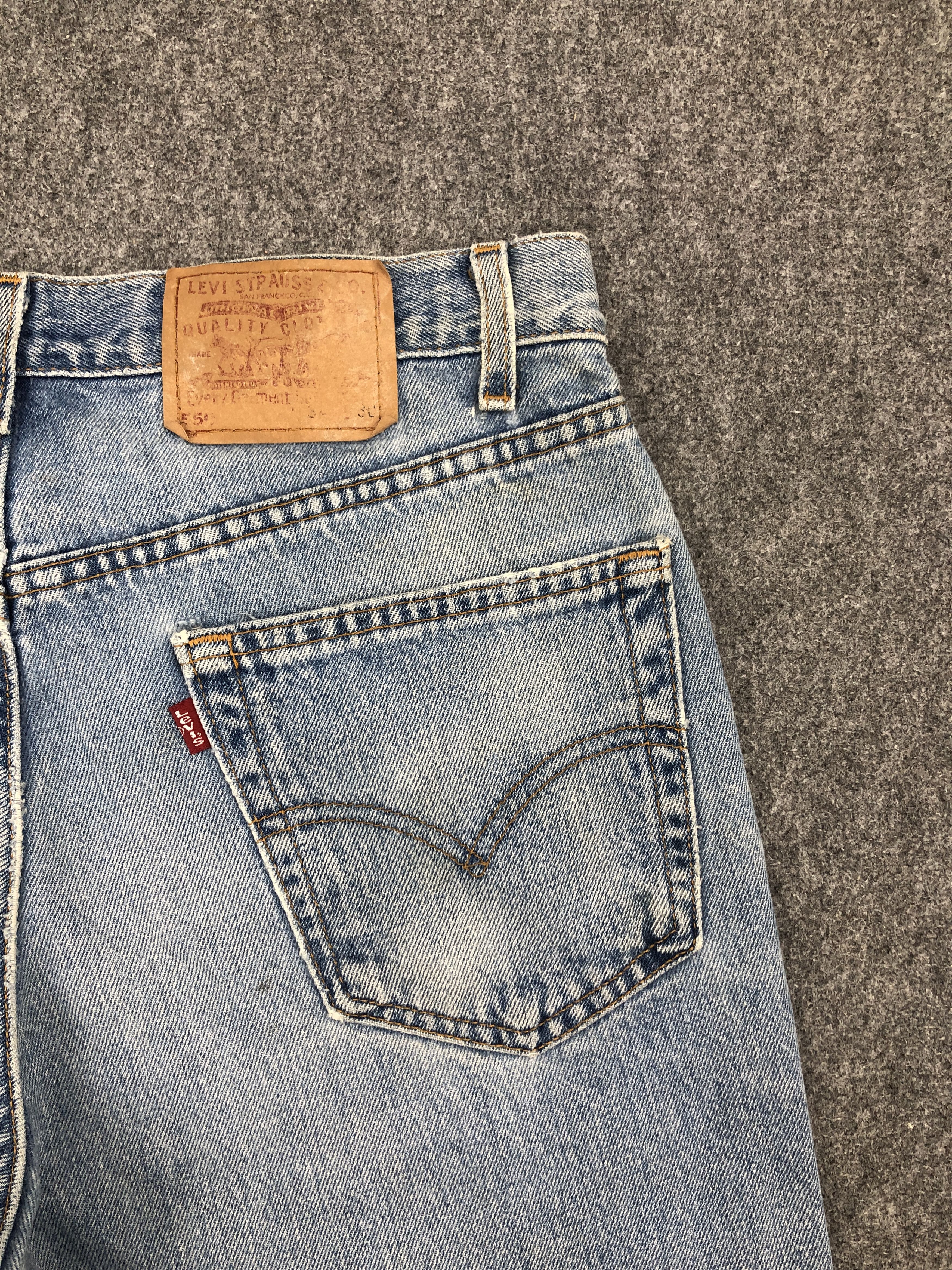 Levi's Vintage 90s Levis 550 Made In USA Faded Blue Jeans S0019 Size US 33 - 11 Thumbnail
