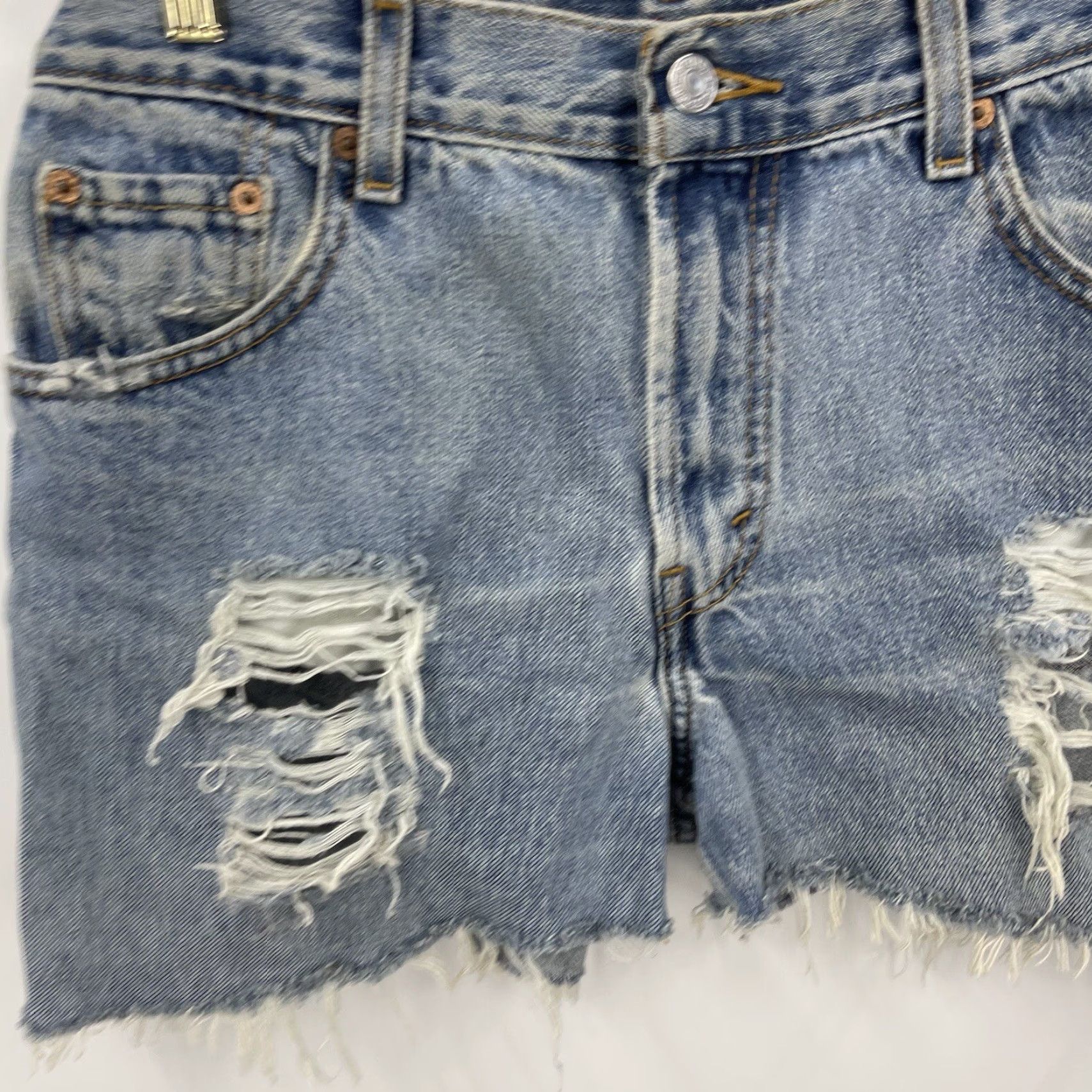 Levi's VINTAGE Levi's Shorts Women M 550 High Rise Cut-Off Denim 90s USA blue 2" inseam Regular fit Mens Women Girls Size 32" / US 10 / IT 46 - 6 Thumbnail