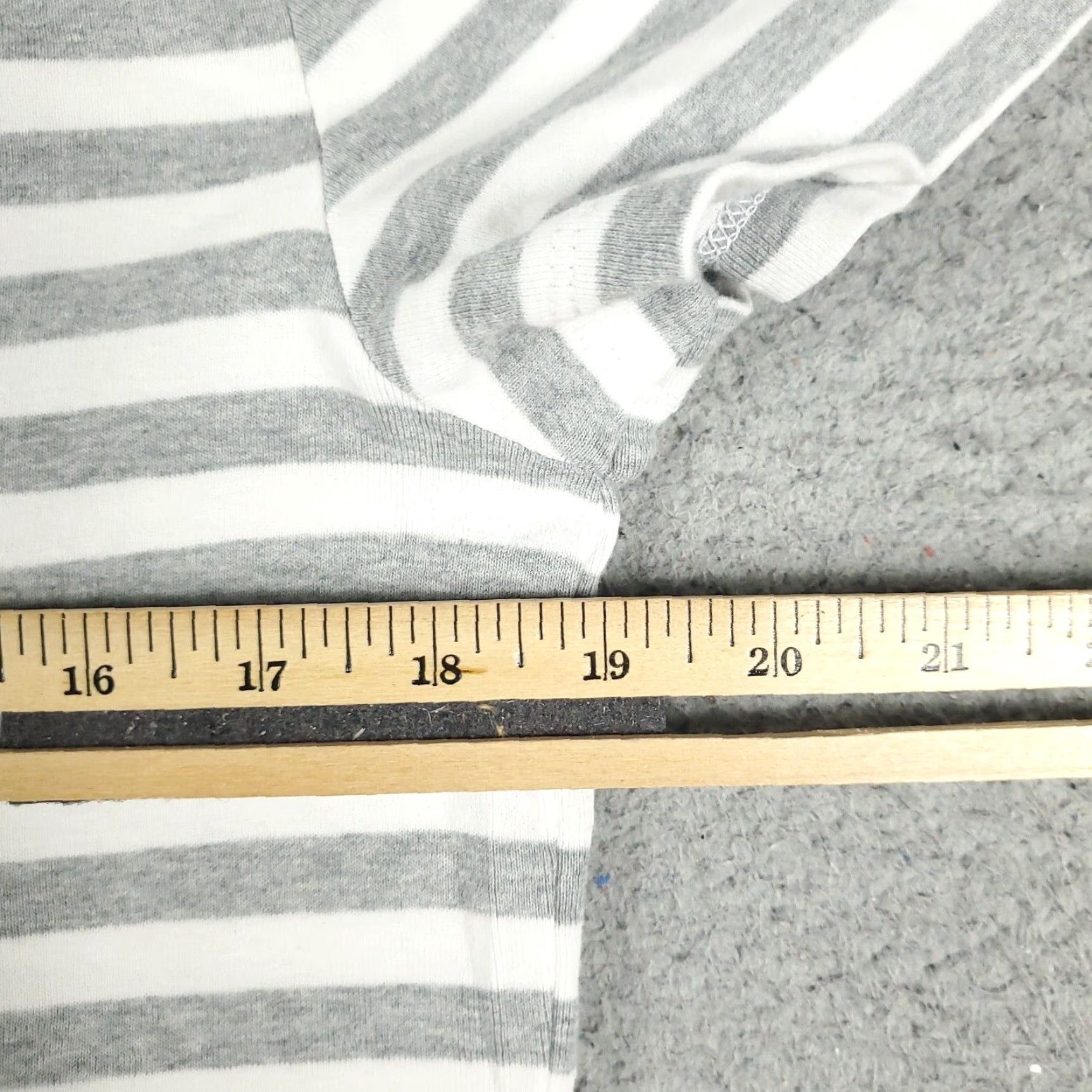 Tommy Hilfiger VINTAGE Tommy Hilfiger Polo Shirt Womens Large Gray Striped Short Sleeve Collared Classic Sports Size L / US 10 / IT 46 - 6 Thumbnail