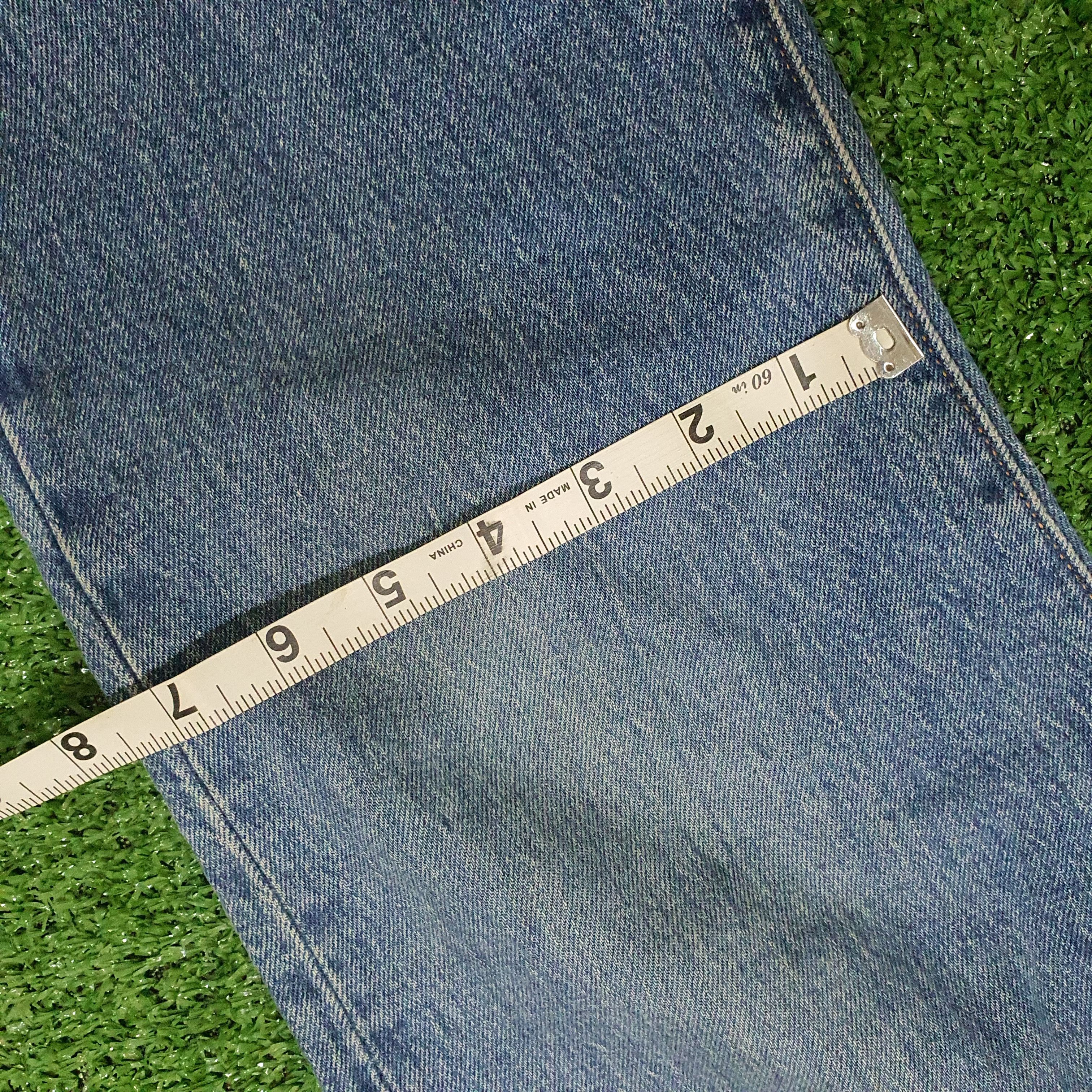 Jean Levi's 501 Original Fit jeans in a light blue wash Size 30" / US 8 / IT 44 - 20 Thumbnail