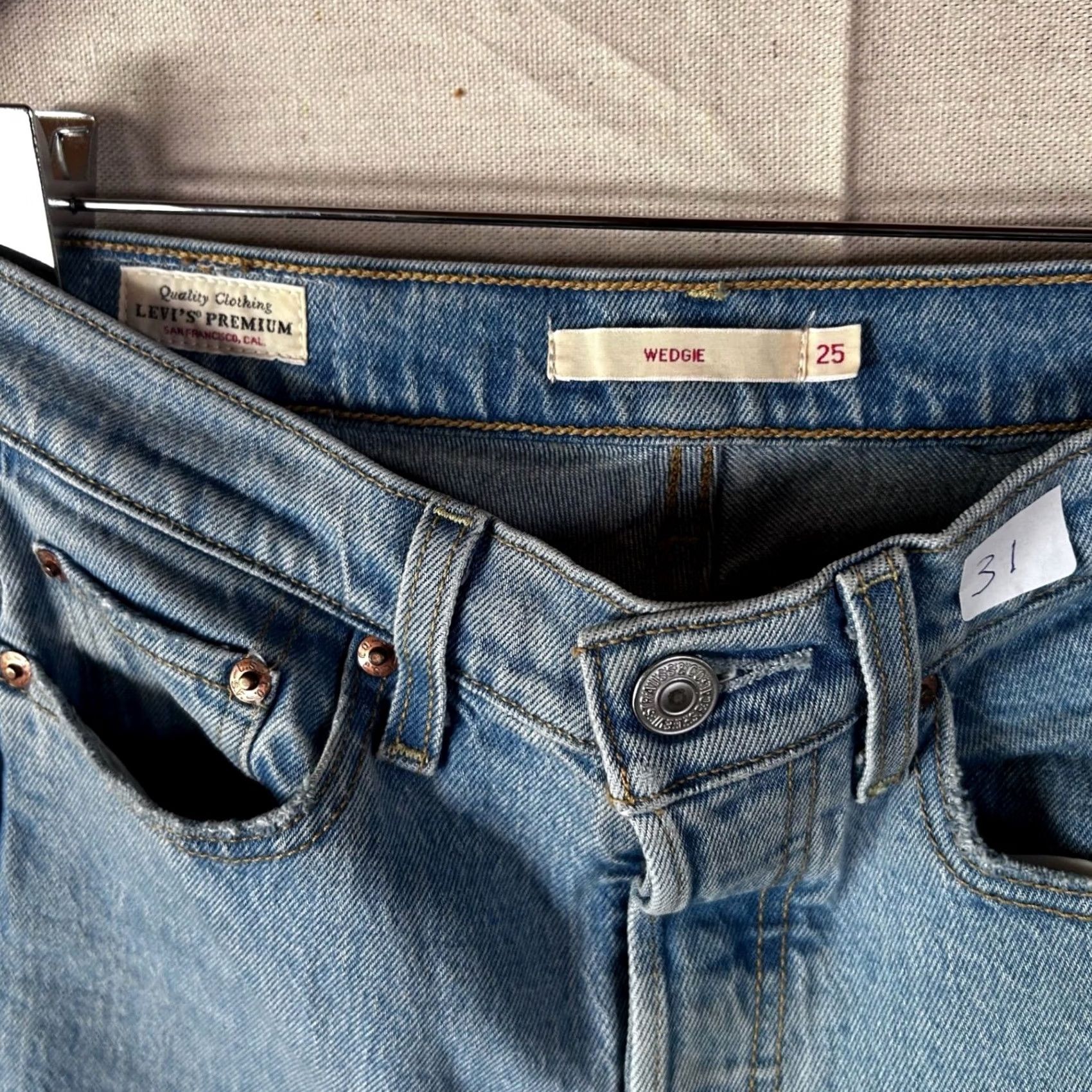 Vintage Levi's Premium Wedgie Straight Jeans Womens 25 Medium Wash Blue 22861-0098 Size 42" / US 20 - 2 Thumbnail