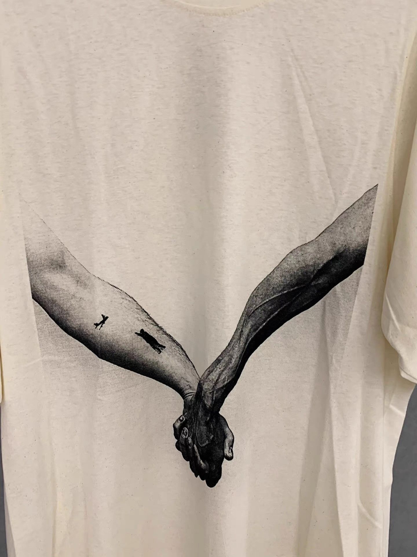 Rick Owens Rick Owens 25SS Handshake T-Shirt K34 Size US S / EU 44-46 / 1 - 3 Thumbnail