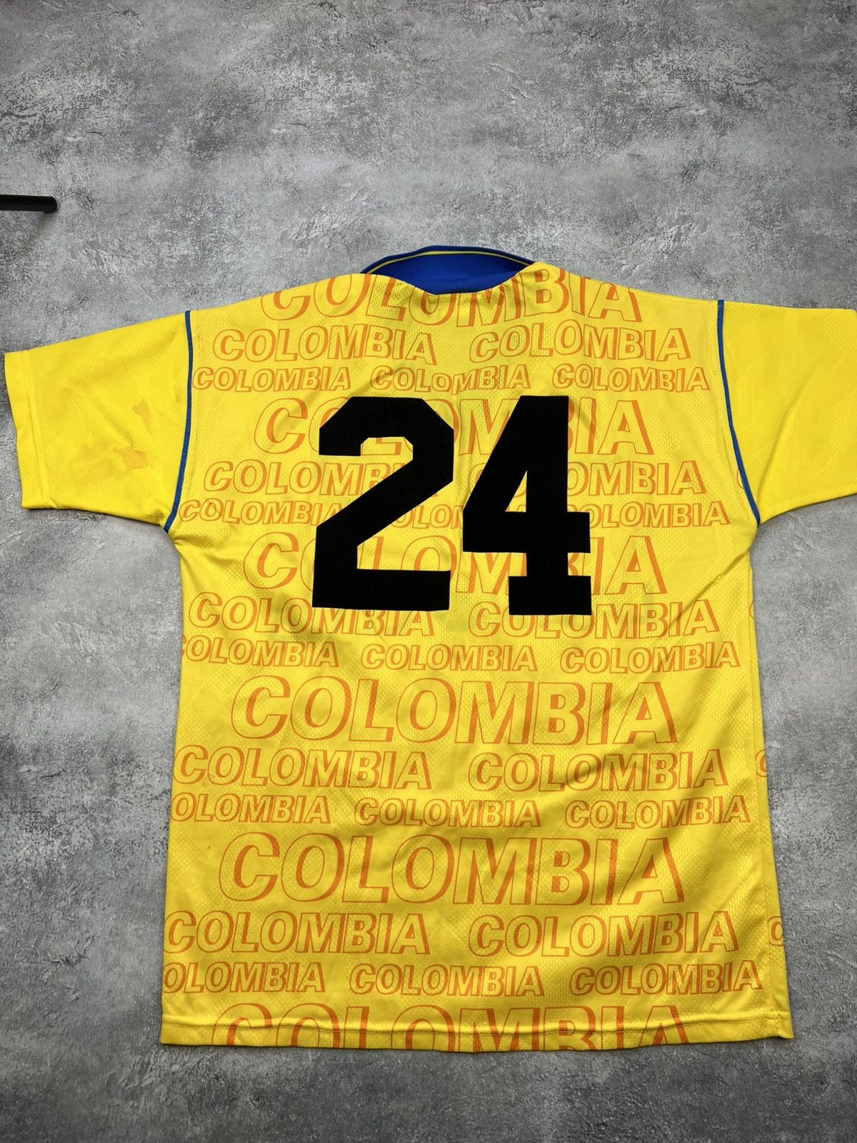 Umbro CASSIANI Umbro Colombia 1995 Home Kit Soccer Jersey Football Size US M / EU 48-50 / 2 - 2 Thumbnail