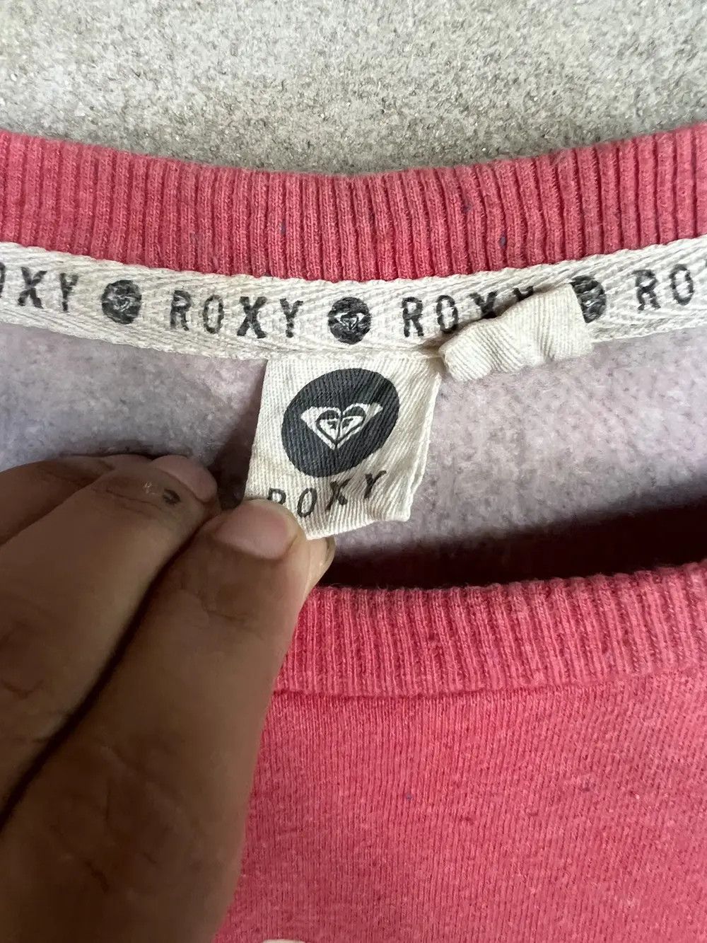 Vintage Vintage Roxy Surfing Spell Out Sweatshirt Size M / US 6-8 / IT 42-44 - 4 Thumbnail