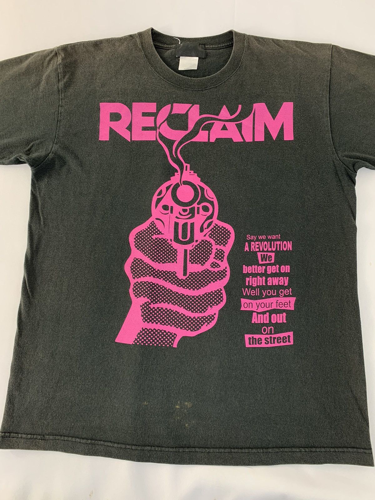 Vintage Hype Reclaim A Revolution Big Pistol Printed Tee Size US L / EU 52-54 / 3 - 3 Thumbnail