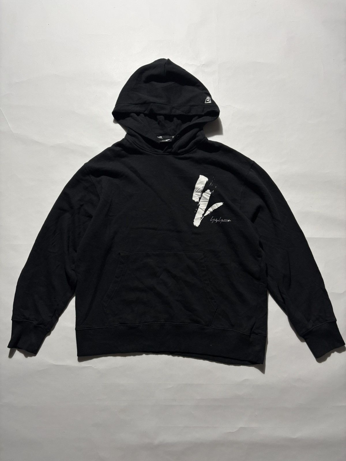 New Era × Yohji Yamamoto YOHJI YAMAMOTO-NEW ERA SPELLOUT LOGO HOODIE Size US S / EU 44-46 / 1 - 1 Thumbnail
