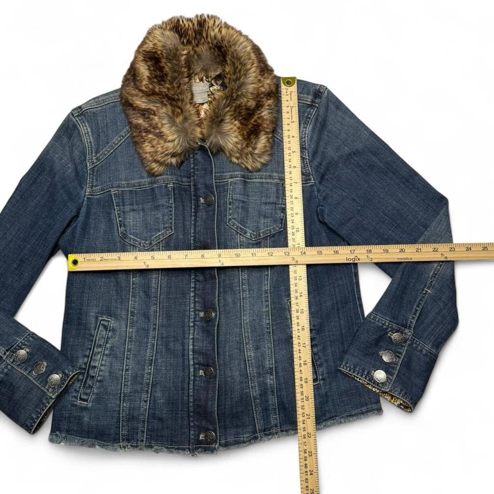 Chicos Vintage Fur Neck Denim Jacket Fits Size Medium Chicos (1) Size M / US 6-8 / IT 42-44 - 5 Thumbnail