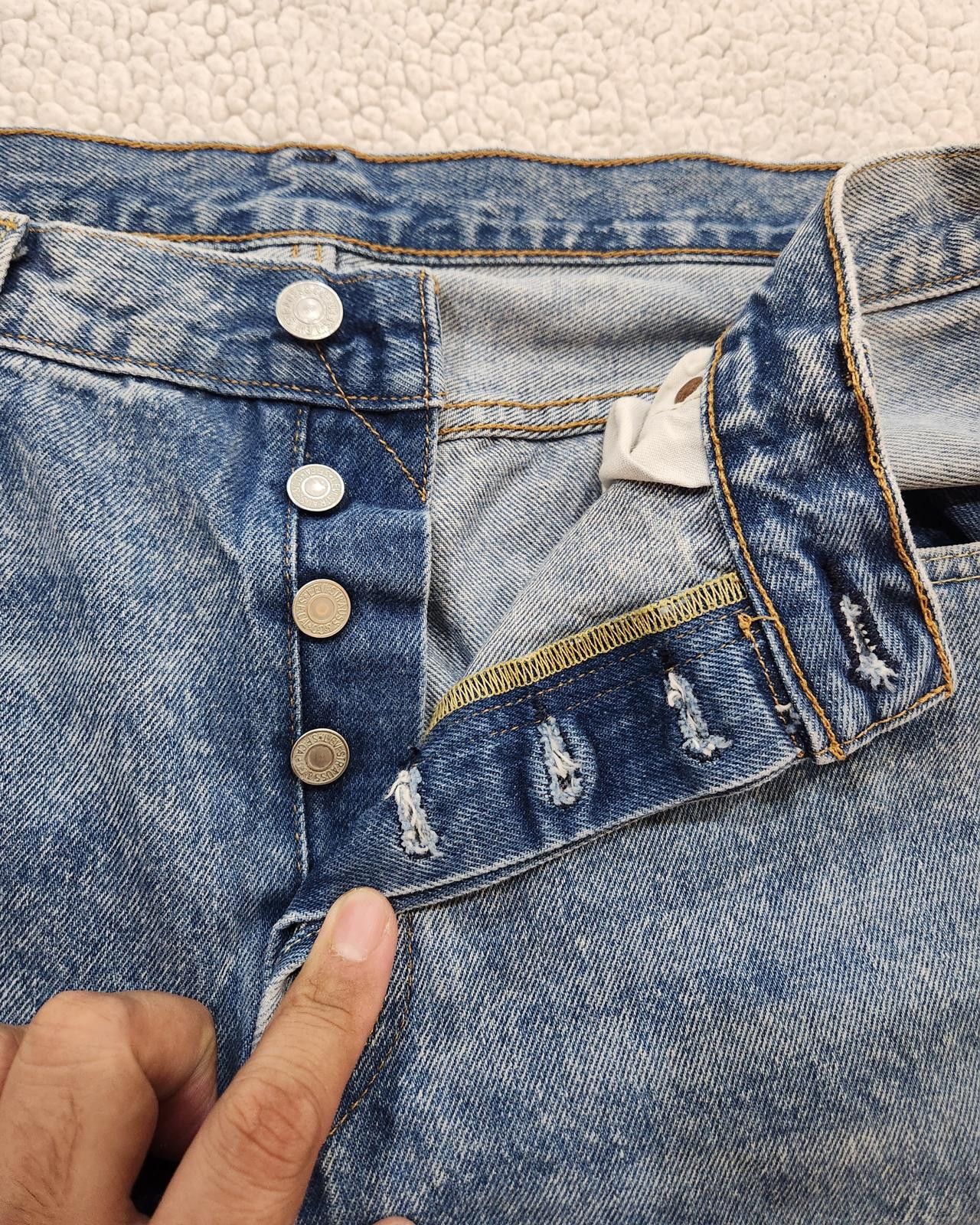 Levi's Levi's Mens 501 Button Fly Straight Leg Jeans Size US 34 / EU 50 - 5 Thumbnail
