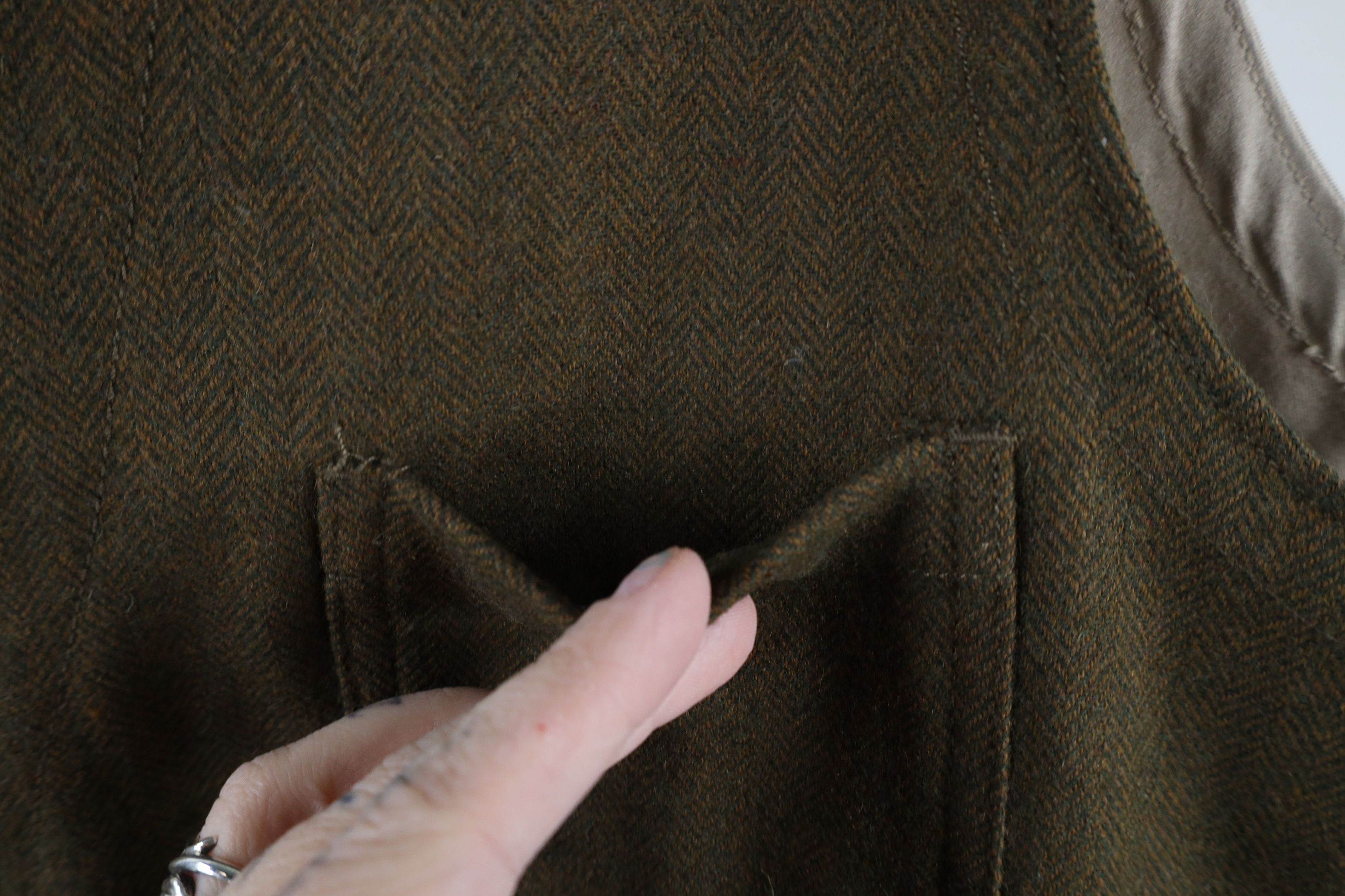 Vintage × Woolrich Woolen Mills Vintage Woolrich Herringbone Buckle Back Vest Jacket Green Size US L / EU 52-54 / 3 - 5 Thumbnail