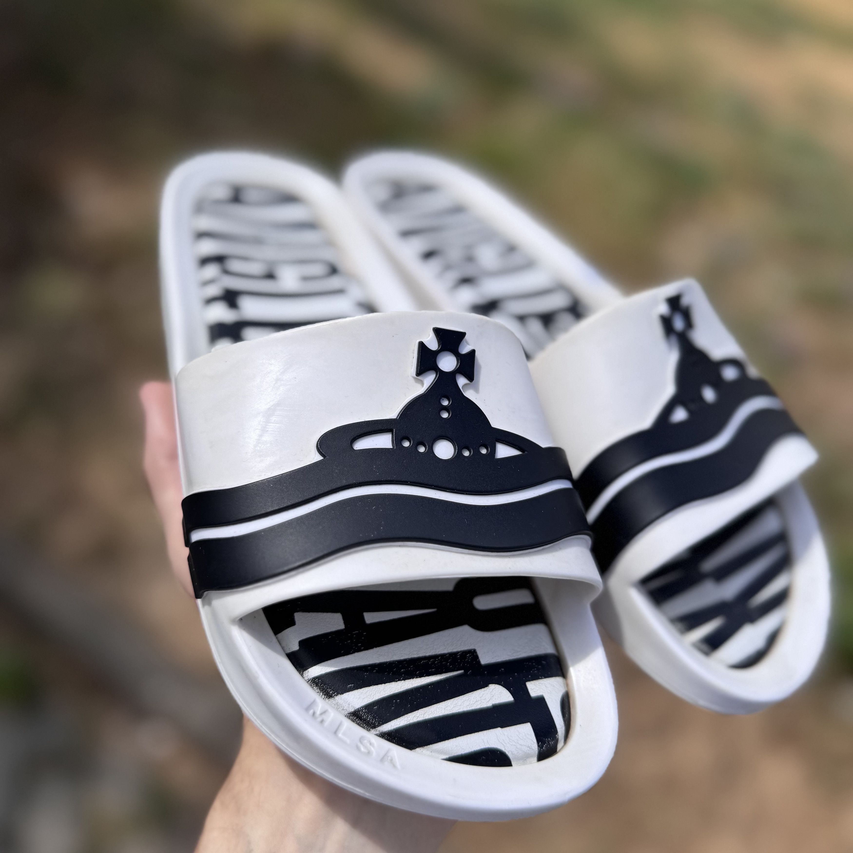 Vivienne Westwood Vivienne westwood melissa pattern white beach slides sandals Size US 6 / EU 39 - 3 Thumbnail