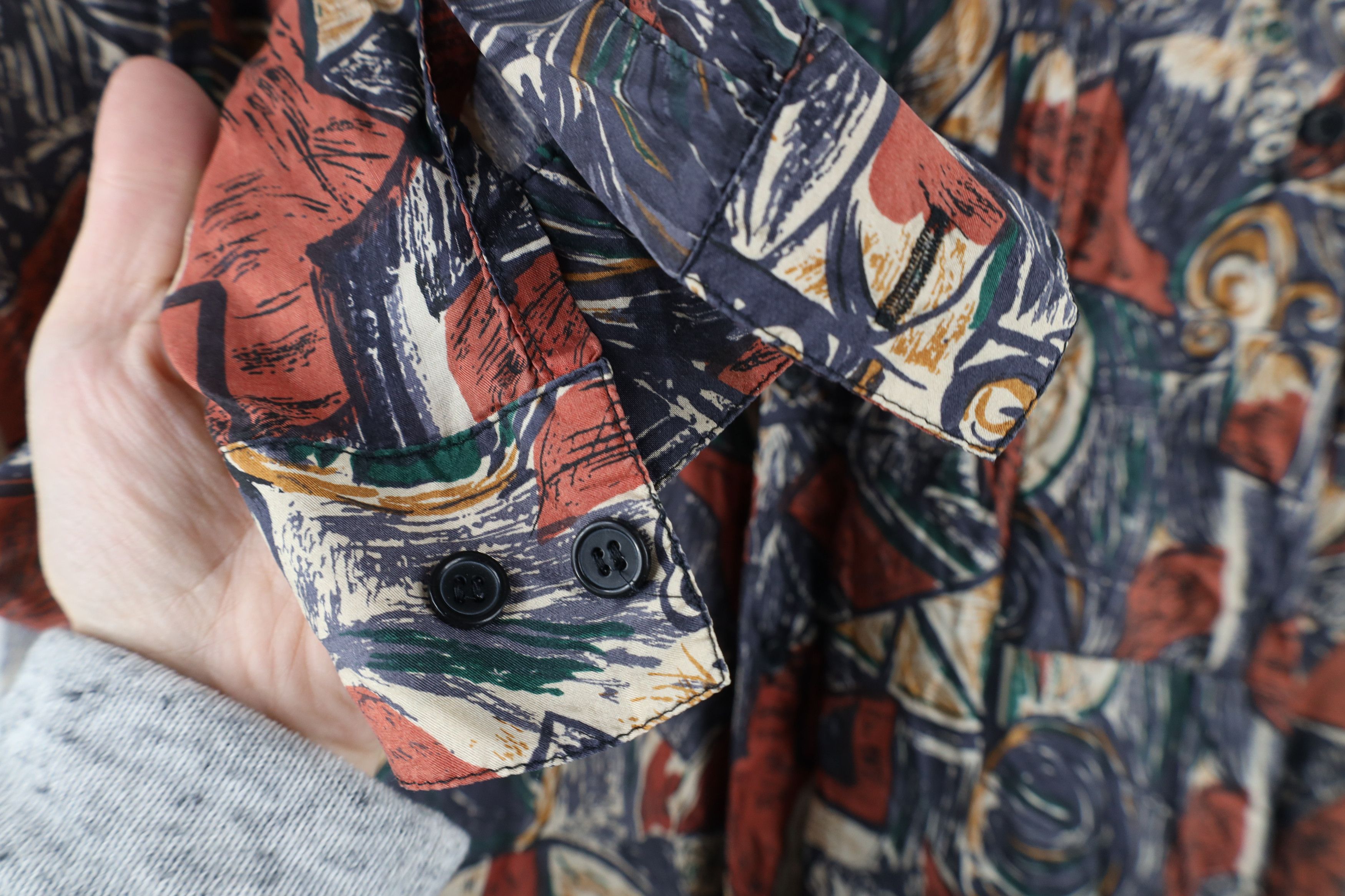 Vintage Vintage 90s Streetwear Silk Rainbow Abstract Button Shirt Size US M / EU 48-50 / 2 - 4 Thumbnail