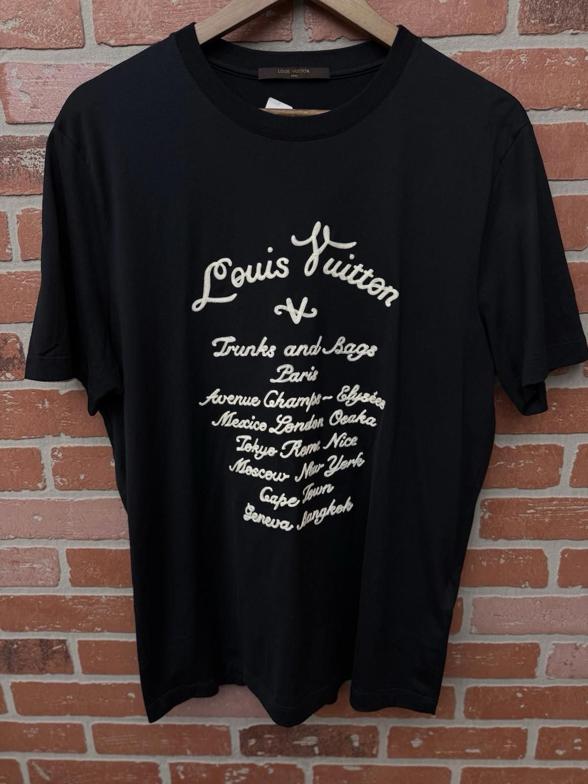 Louis Vuitton LOUIS VUITTON T-Shirt LV Tee Cotton Black Men’s Size Large Size US L / EU 52-54 / 3 - 2 Thumbnail