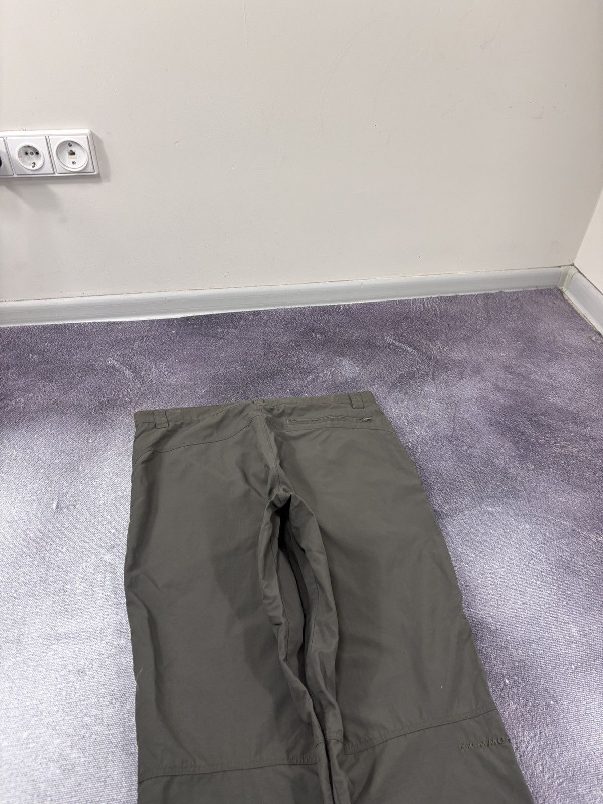 Mammut Mammut Mountain Men’s Pants Trousers Outdoor Hiking Khaki Size US 36 / EU 52 - 16 Thumbnail