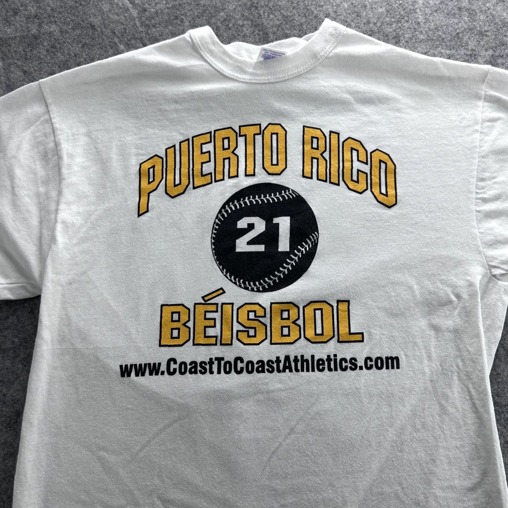 Russell Athletic VINTAGE Puerto Rico Beisbol 21 Shirt Mens Medium White Russell Athletic Crew Neck Graphic Print T-Shirt Size US M / EU 48-50 / 2 - 2 Thumbnail