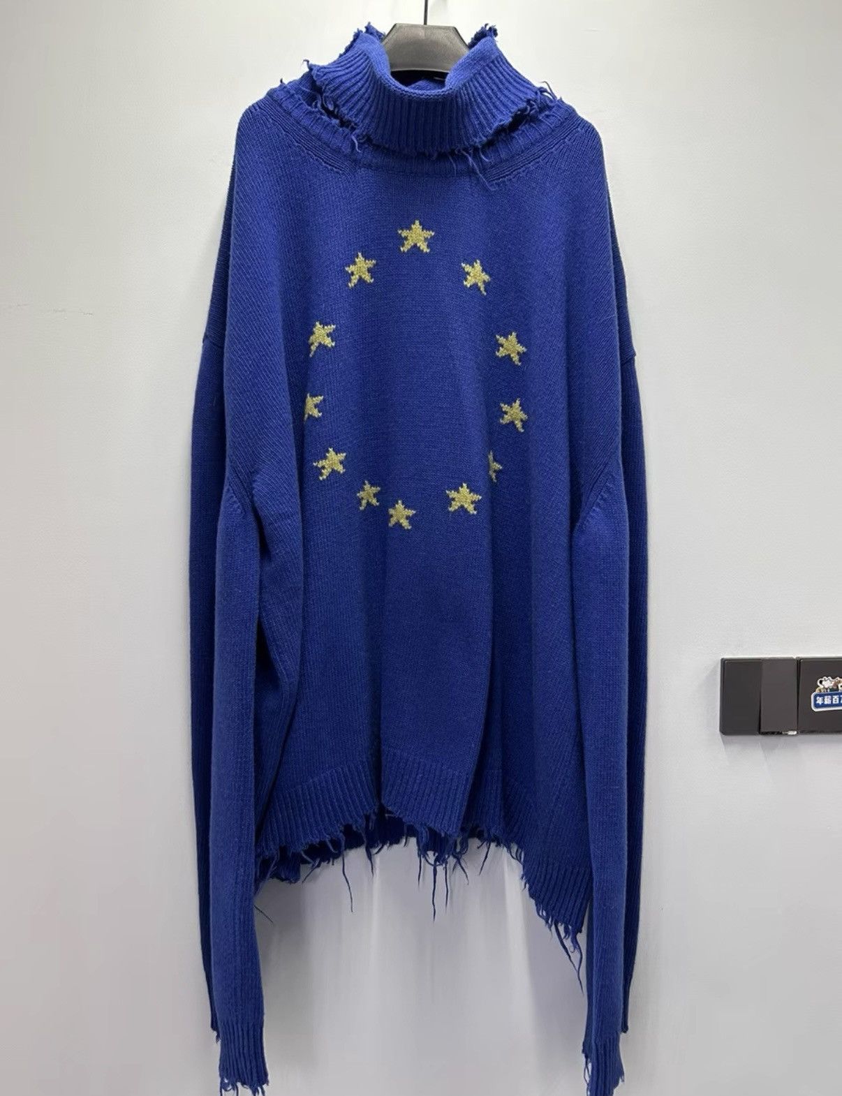 Vetements VETEMENTS EU Star Sweater. Many fakes available Size US L / EU 52-54 / 3 - 1 Thumbnail