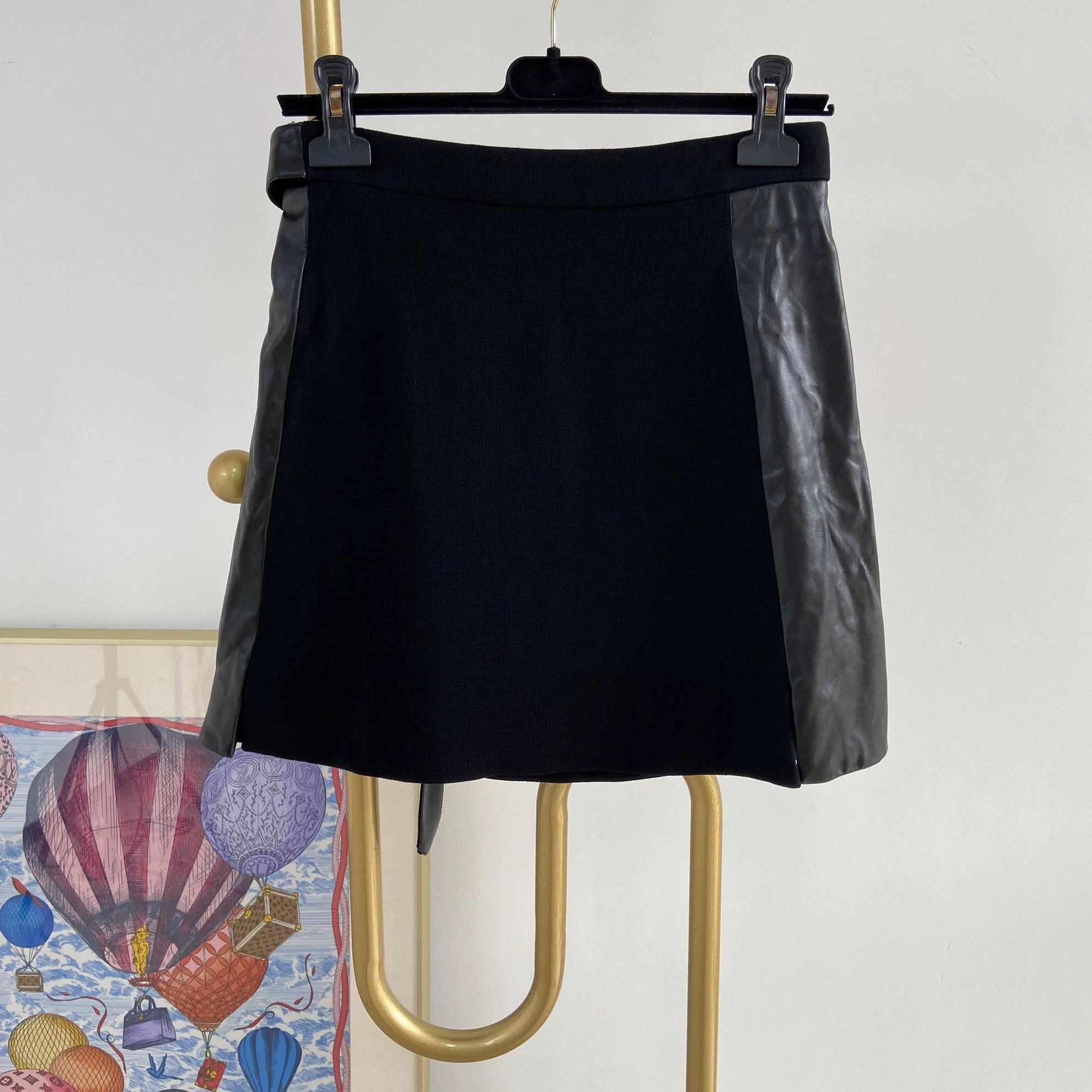 Louis Vuitton Louis Vuitton colorblocked leather skirt women's36 Size 26" / US 2 / IT 38 - 2 Thumbnail