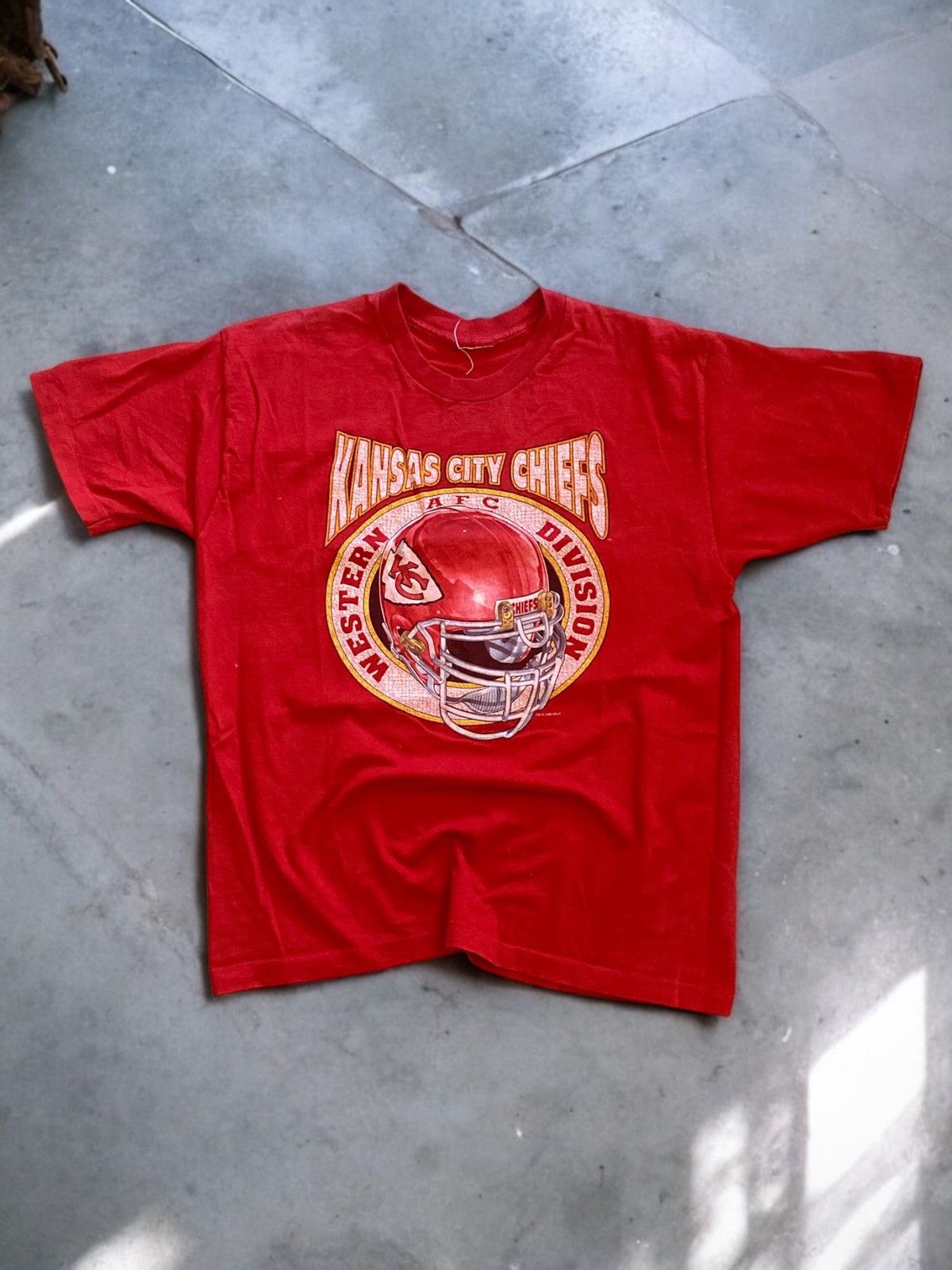 NFL × Vintage Vintage 90’s Kansas city chiefa tee tshirt L y2k blokecore Size US L / EU 52-54 / 3 - 1 Thumbnail