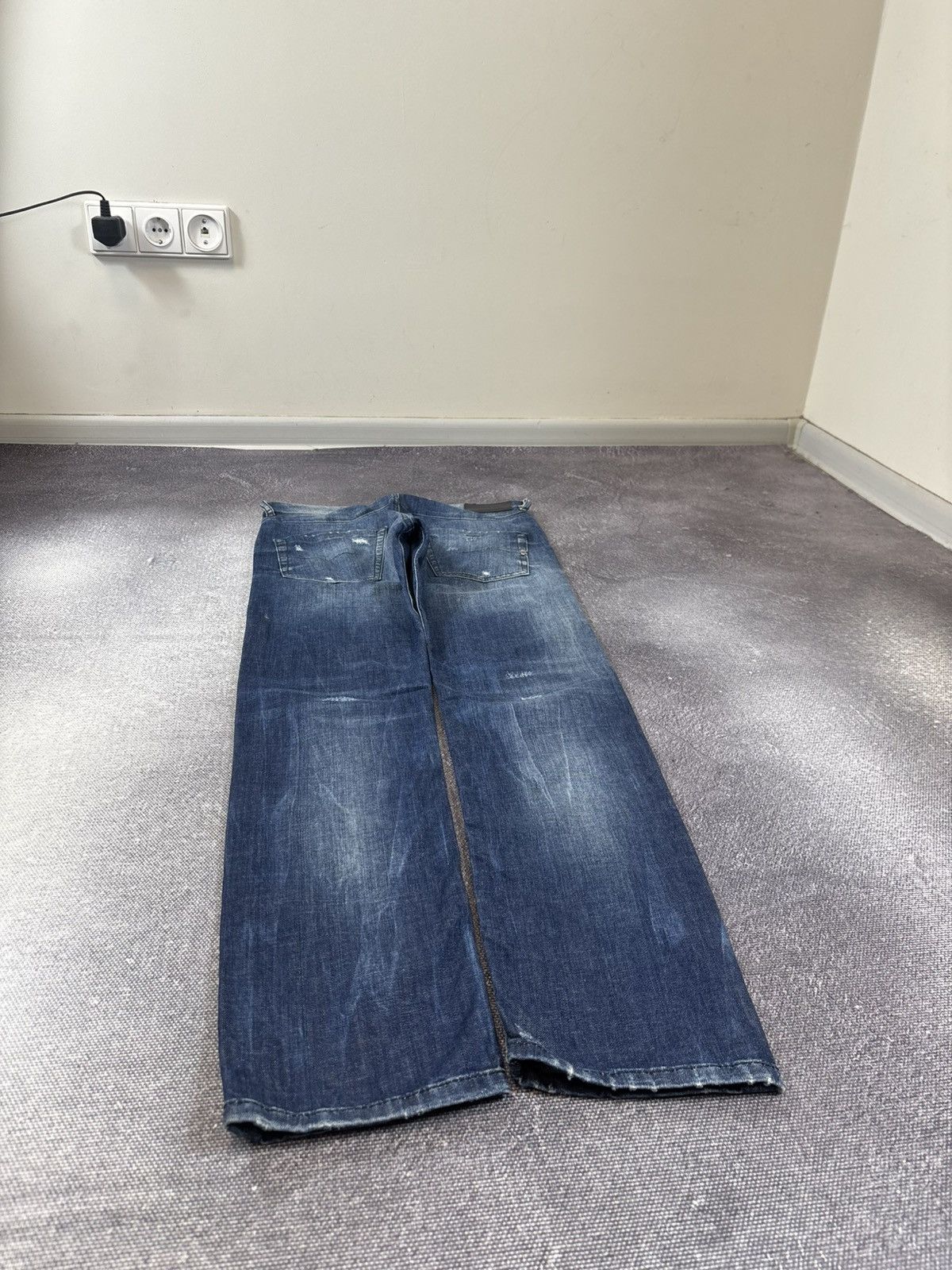 Diesel Diesel Belther NWT Men’s Regular Slim Tapered Denim Jeans Size US 28 / EU 44 - 15 Thumbnail