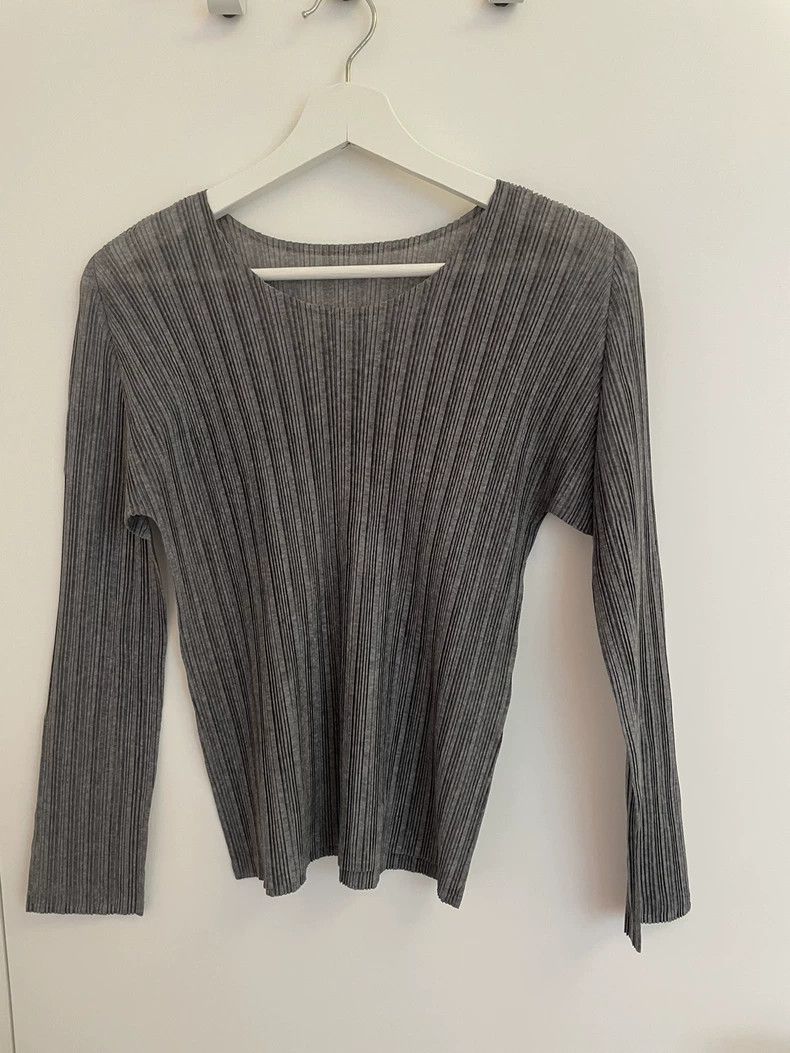 Issey Miyake issey miyake size:3 Grey long sleeves 2506-Nextarrow Size XXS / US 00 / IT 34 - 1 Thumbnail
