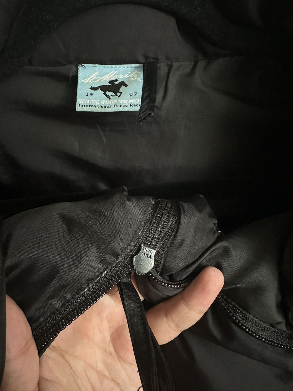 Vintage Vintage St. Moritz BMW White Turf Vintage Down Jacket Size US L / EU 52-54 / 3 - 7 Thumbnail
