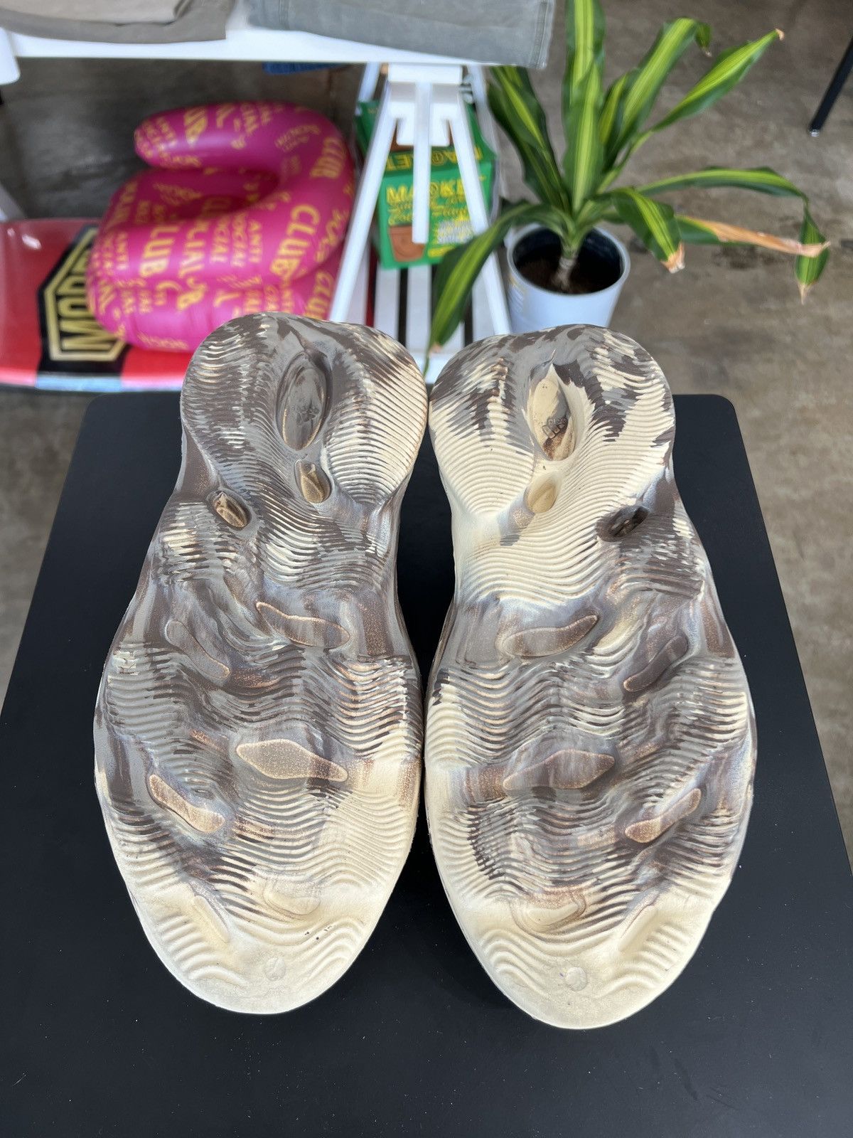 Adidas Adidas Yeezy Foam RNNR Cream Clay Sz. 12 (2021) Size US 12 / EU 45 - 8 Thumbnail