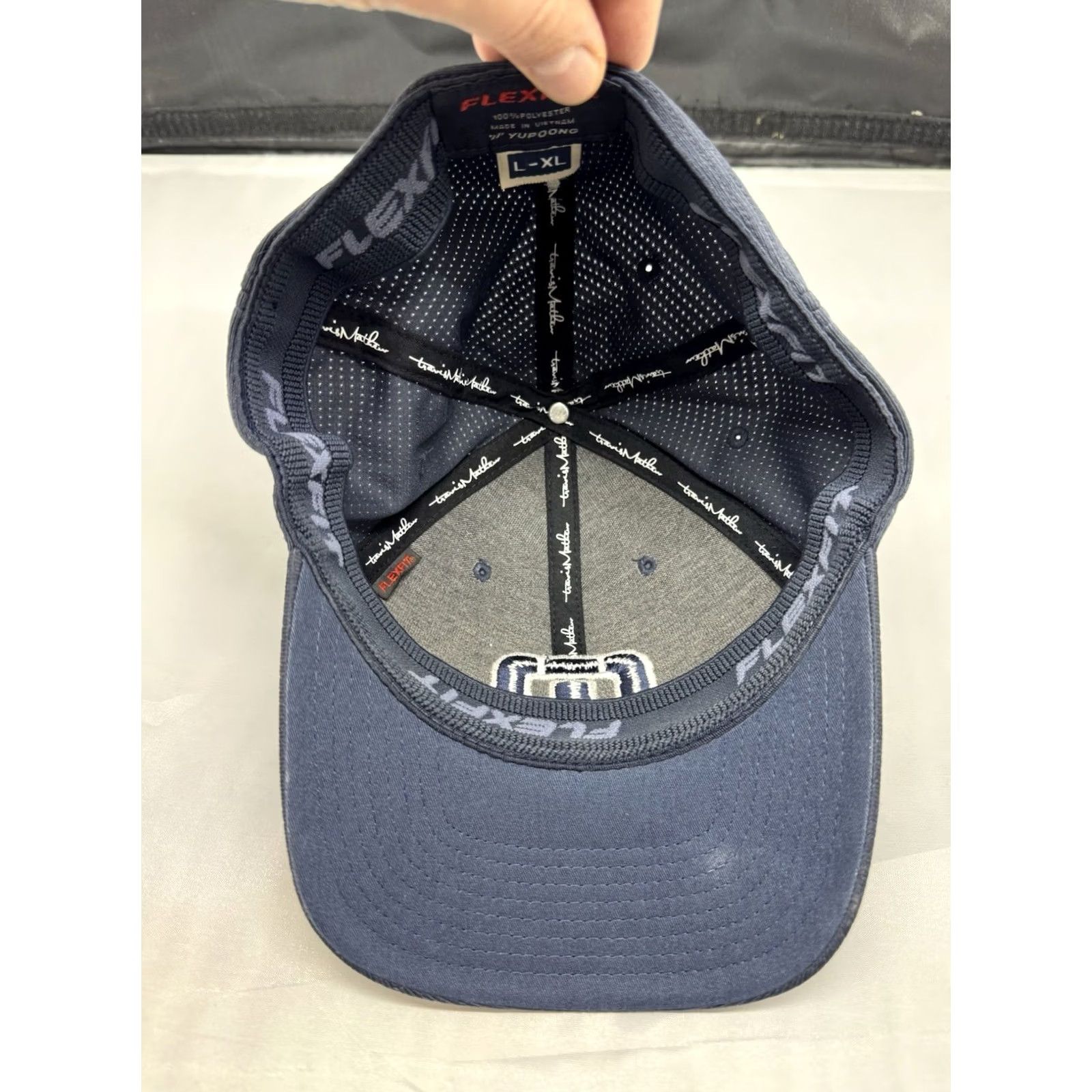 TravisMathew Travis Mathew Hat Fitted Mens L-XL Navy Embroidered Logo Flexfit Yupoong Baseball Cap Blue Knit Polyester Stretch Golf Casual Summer Spring Fall Size ONE SIZE - 3 Thumbnail