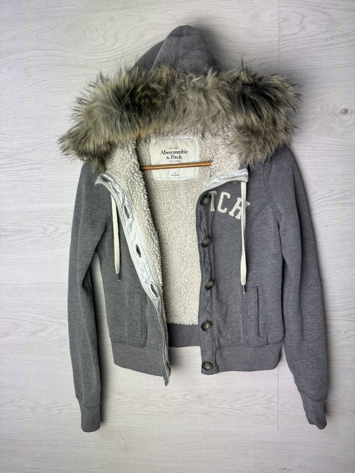 Abercrombie & Fitch Abercrombie & Fitch Fur Hood Hoodie Women’s Size S / US 4 / IT 40 - 5 Thumbnail