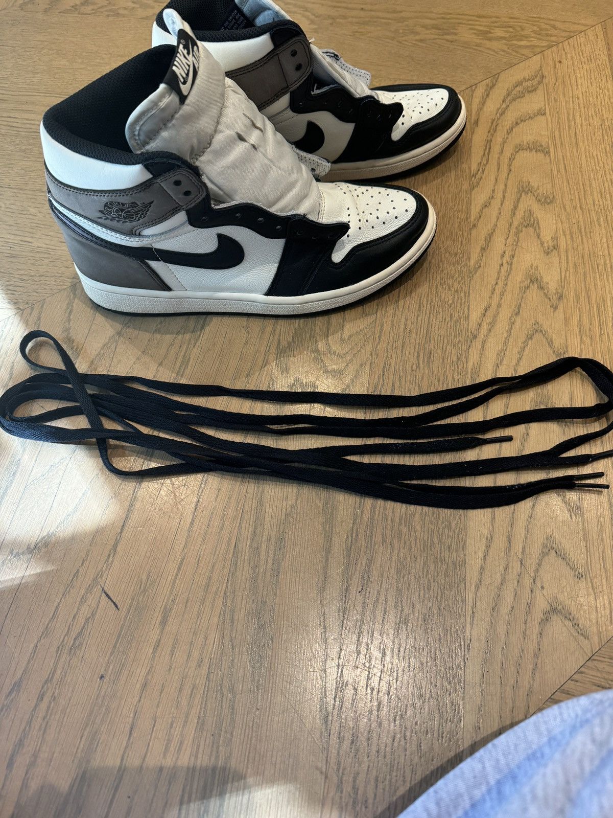 Nike Jordan 1 Retro High Top Dark Mocha Size US 7 / EU 40 - 7 Thumbnail