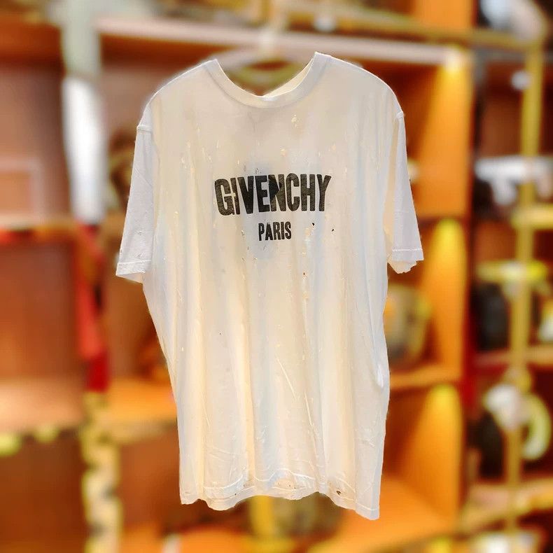 Givenchy Givenchy Brand New Authentic T-Shirt (White Men's Wear) Size US L / EU 52-54 / 3 - 1 Thumbnail