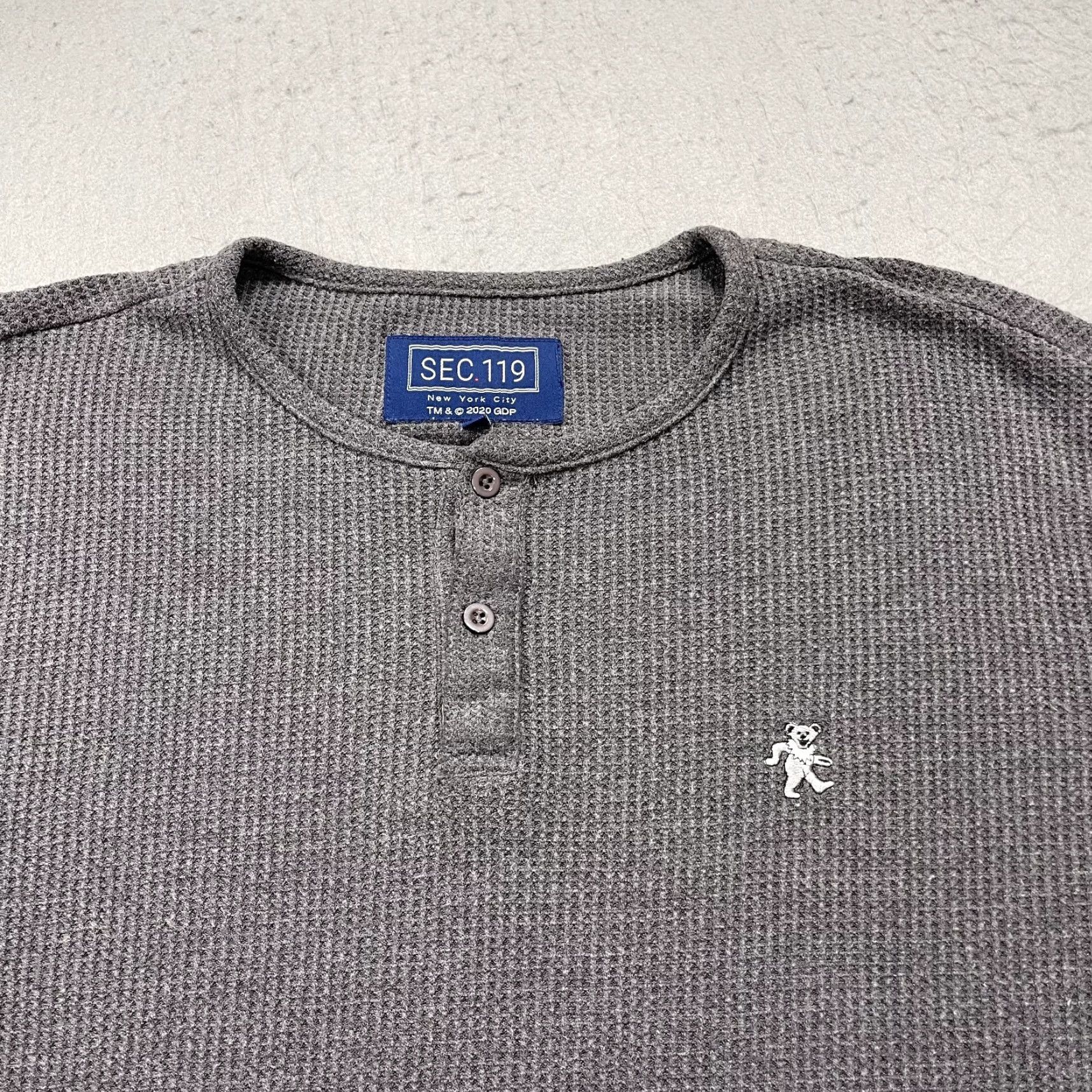 Vintage VINTAGE Sec 119 Grateful Dead Shirt Mens Medium Gray Henley Waffle Knit Dancing Bear Size US M / EU 48-50 / 2 - 2 Thumbnail