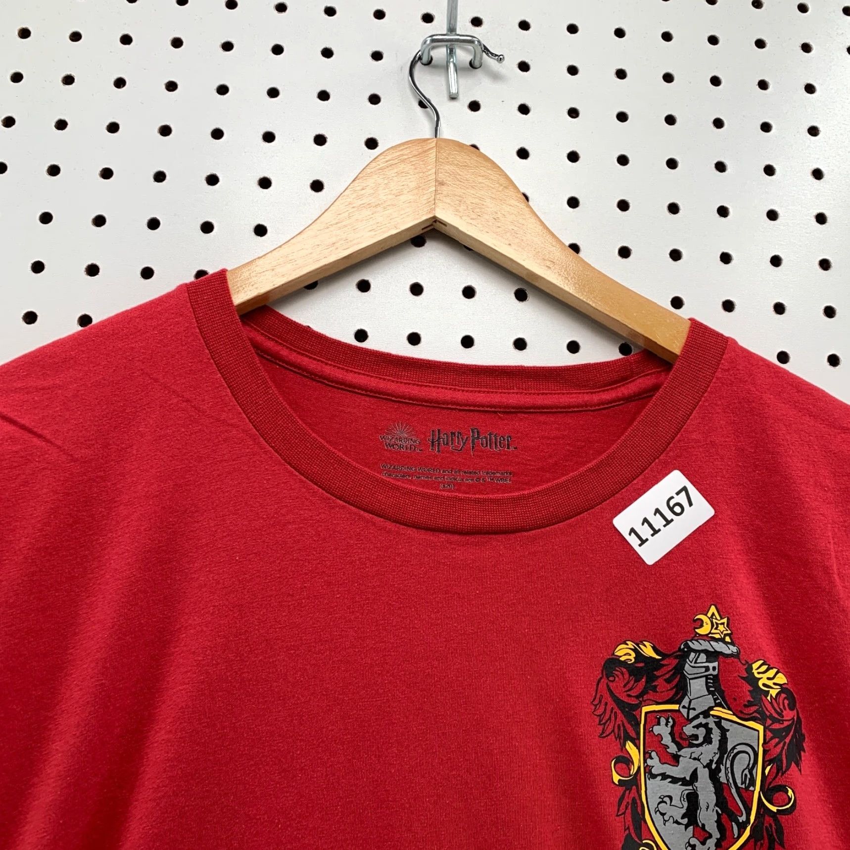 Vintage HARRY POTTER Shirt Mens Large Red Gryffindor Crest Graphic Short Sleeve Size L Size US L / EU 52-54 / 3 - 5 Thumbnail