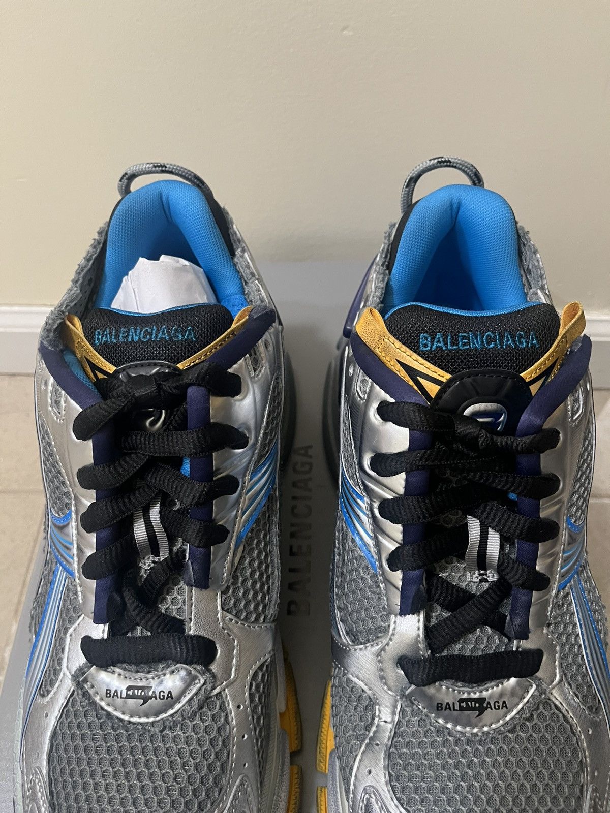 Balenciaga Balenciaga Men’s Mesh Runner Sneakers Sz 44(11us) Size US 11 / EU 44 - 2 Thumbnail