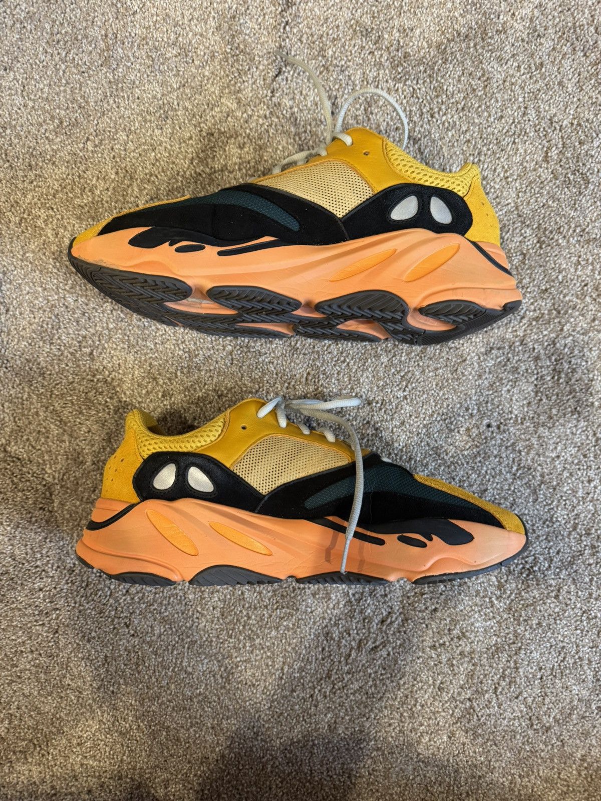 Adidas × Kanye West Yeezy boost 700 Sun Size US 12 / EU 45 - 3 Thumbnail