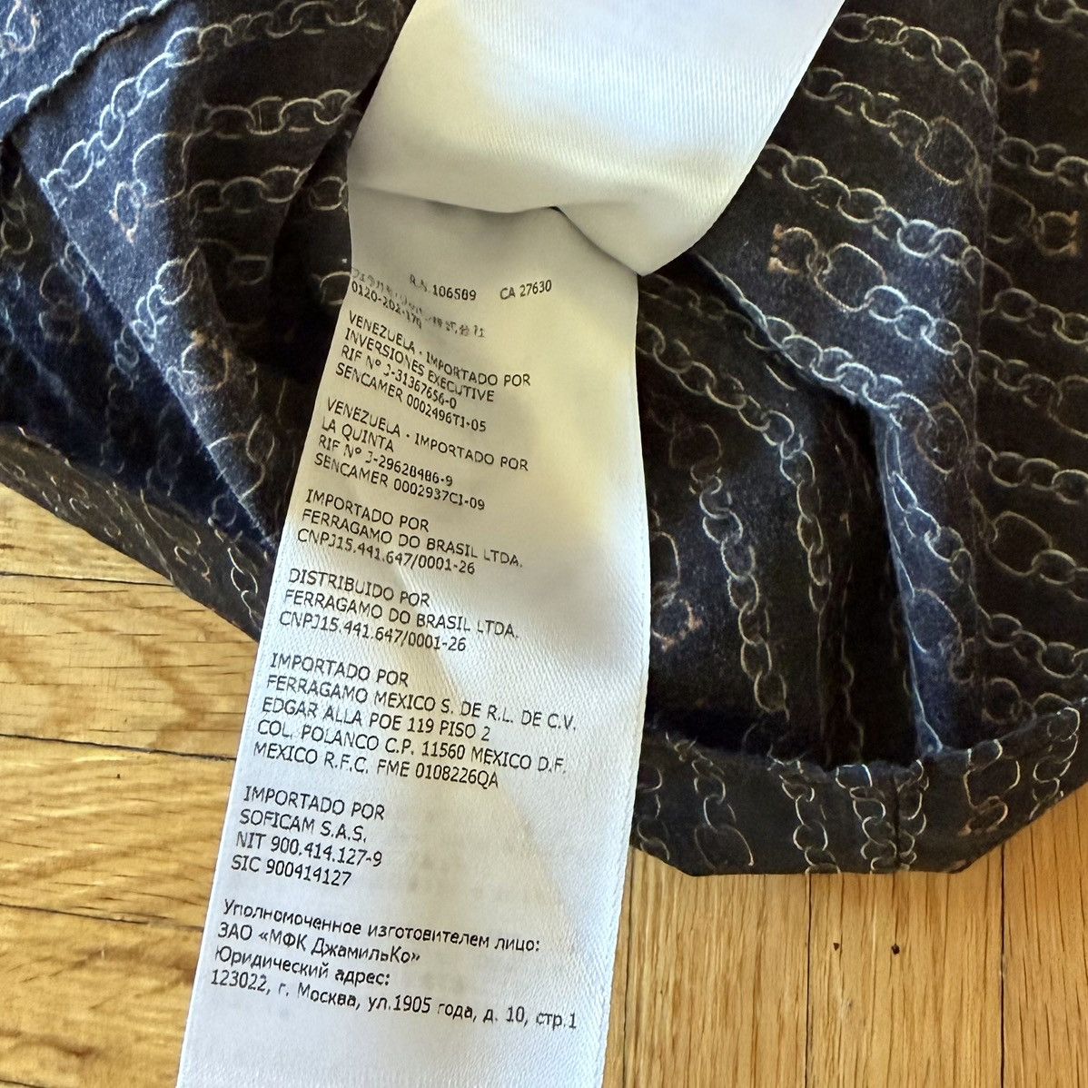 Salvatore Ferragamo salvatore ferragamo men’s shirt size M Size US M / EU 48-50 / 2 - 8 Thumbnail