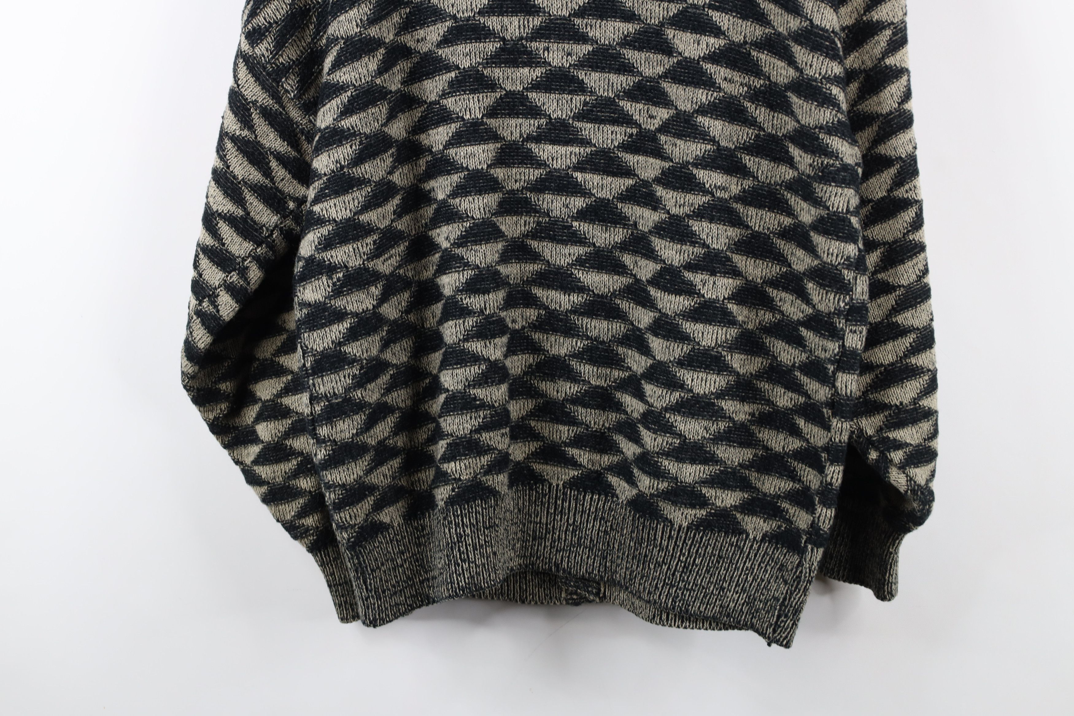 Vintage Vintage 90s Streetwear Geometric Triangle Cardigan Sweater Size US S / EU 44-46 / 1 - 11 Thumbnail
